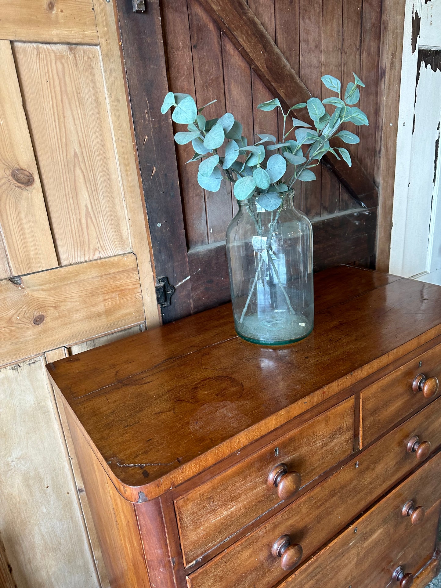 Rustic vintage chest of drawers