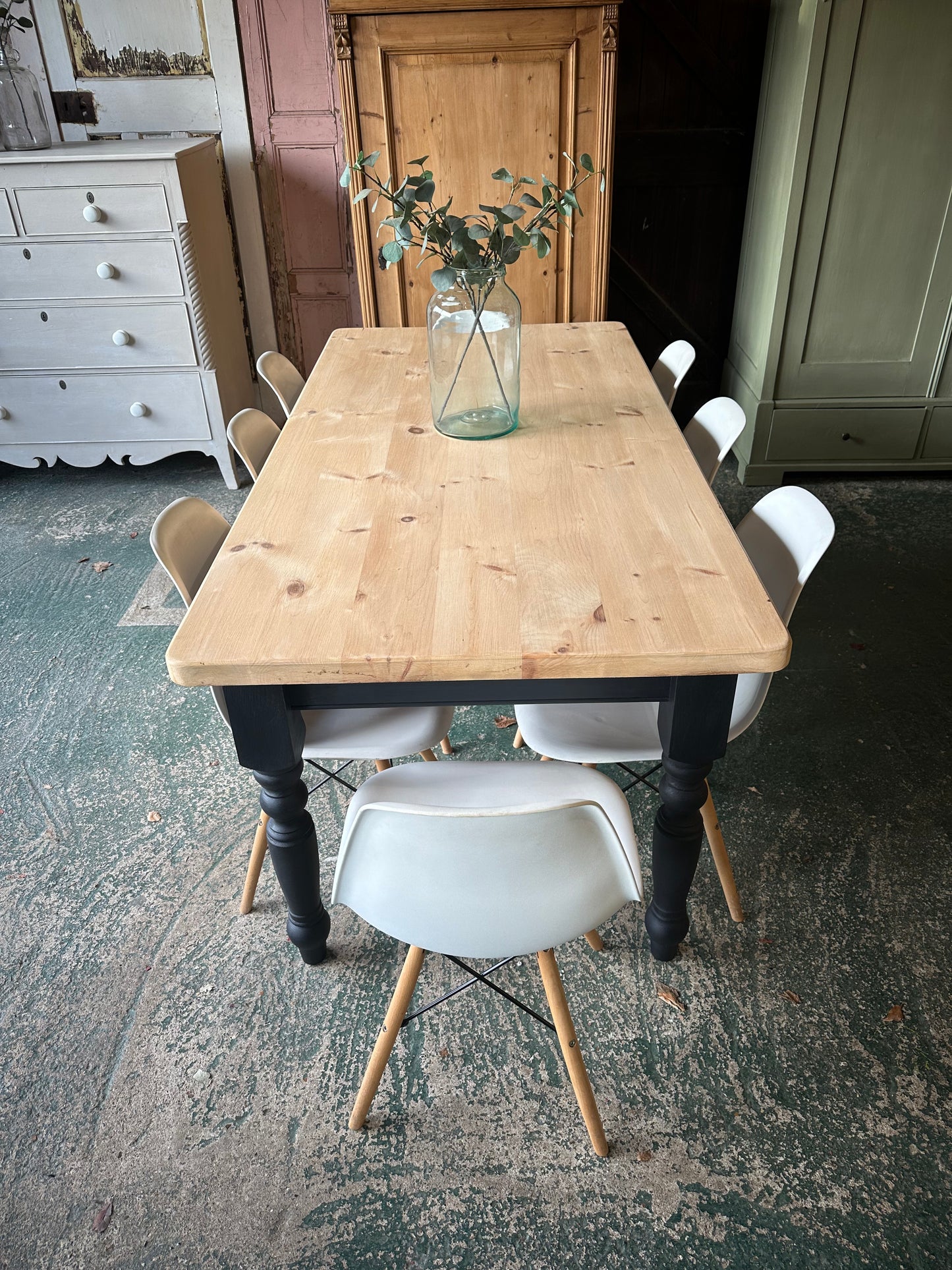 Farmhouse table 8 seater