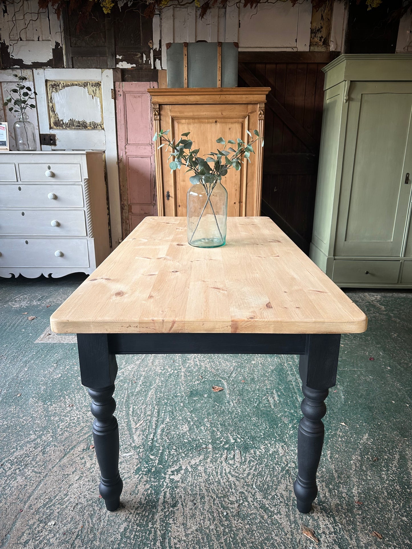 Farmhouse table 8 seater
