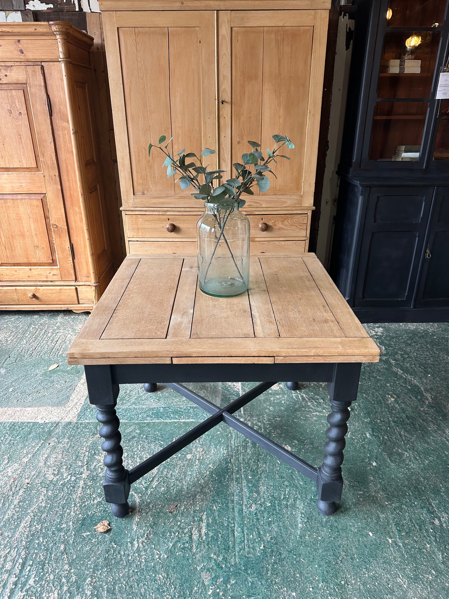 Rustic oak barley twist draw leaf table