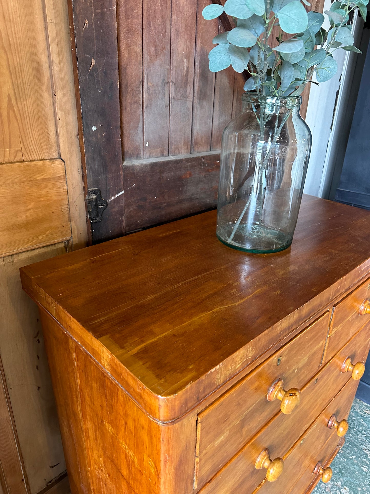 Rustic vintage chest of drawers