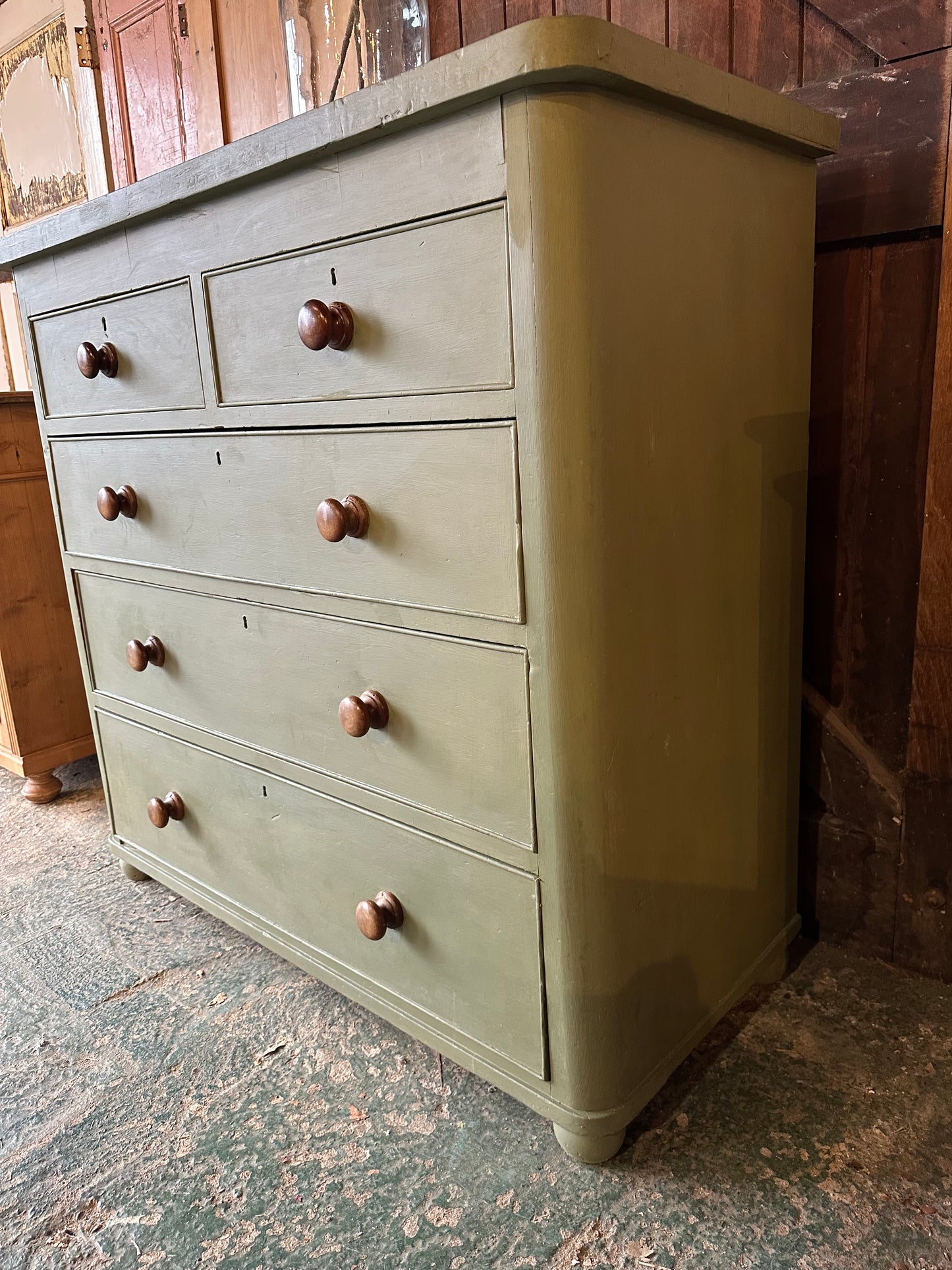 Vintage chest of drawers