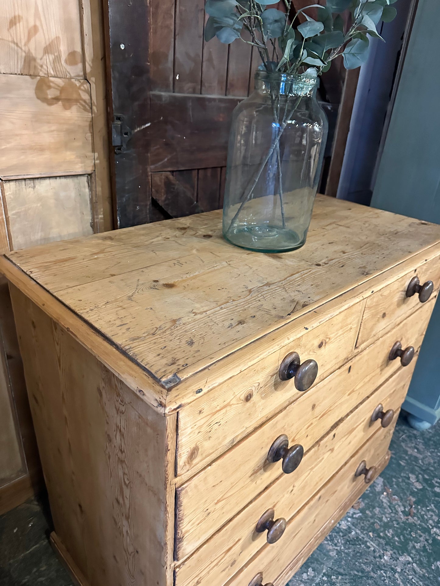 Vintage chest of drawers