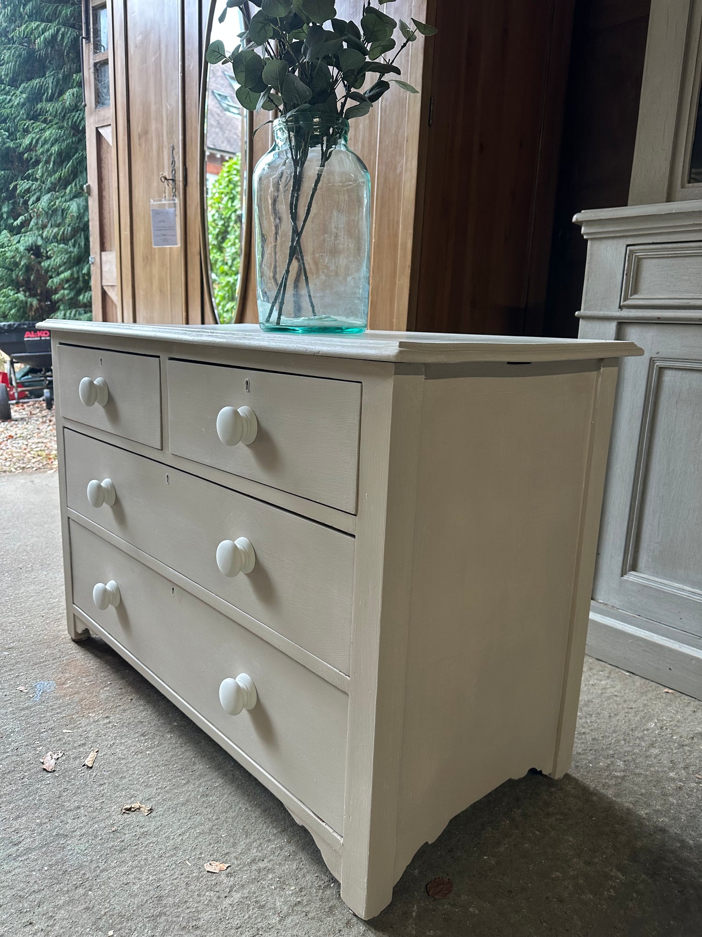 Vintage chest of drawers