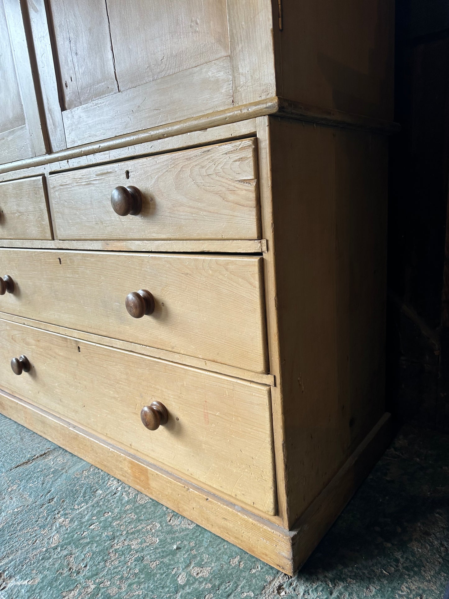 Vintage linen press / wardrobe