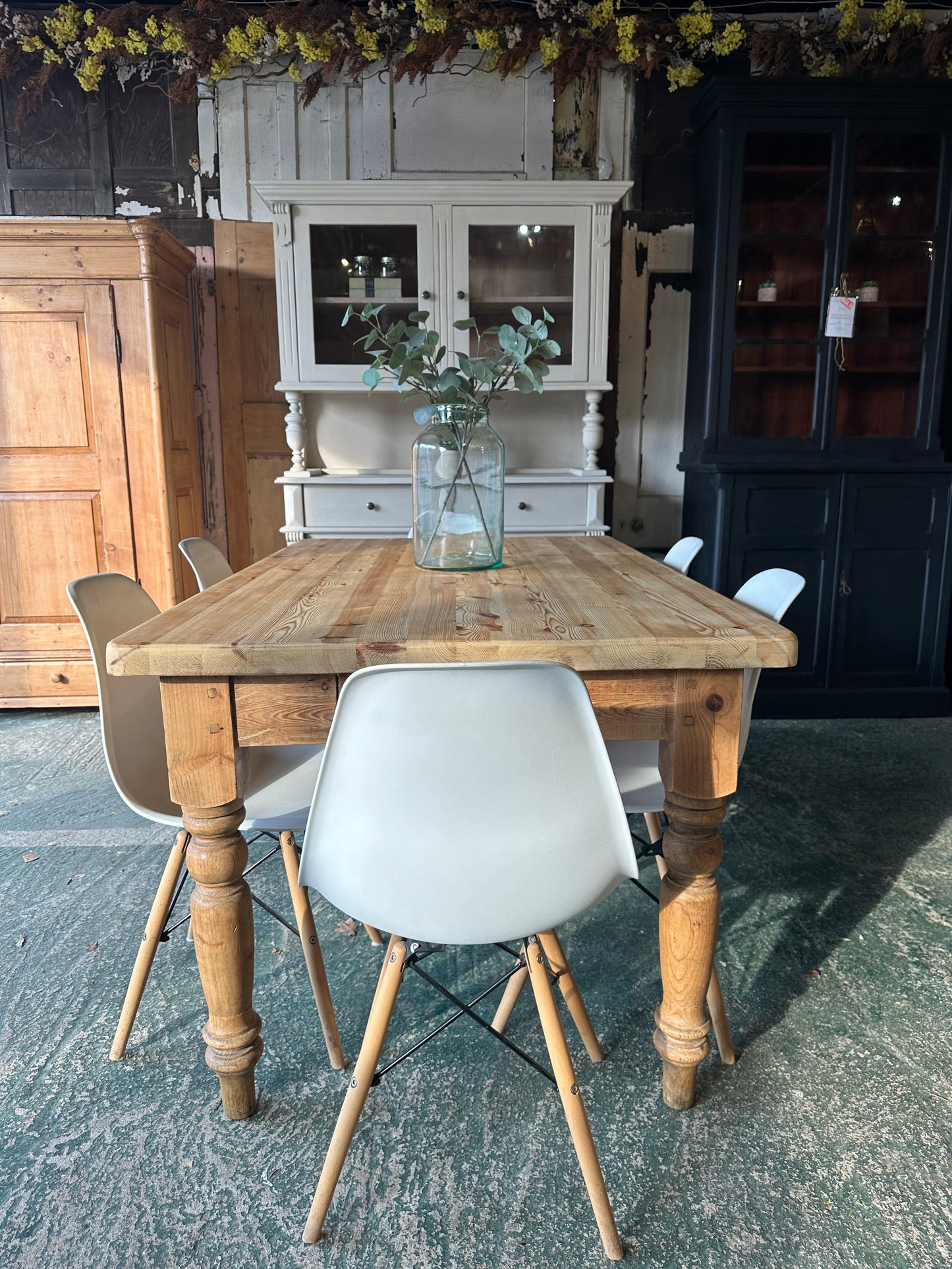 Rustic farmhouse table 6 seater