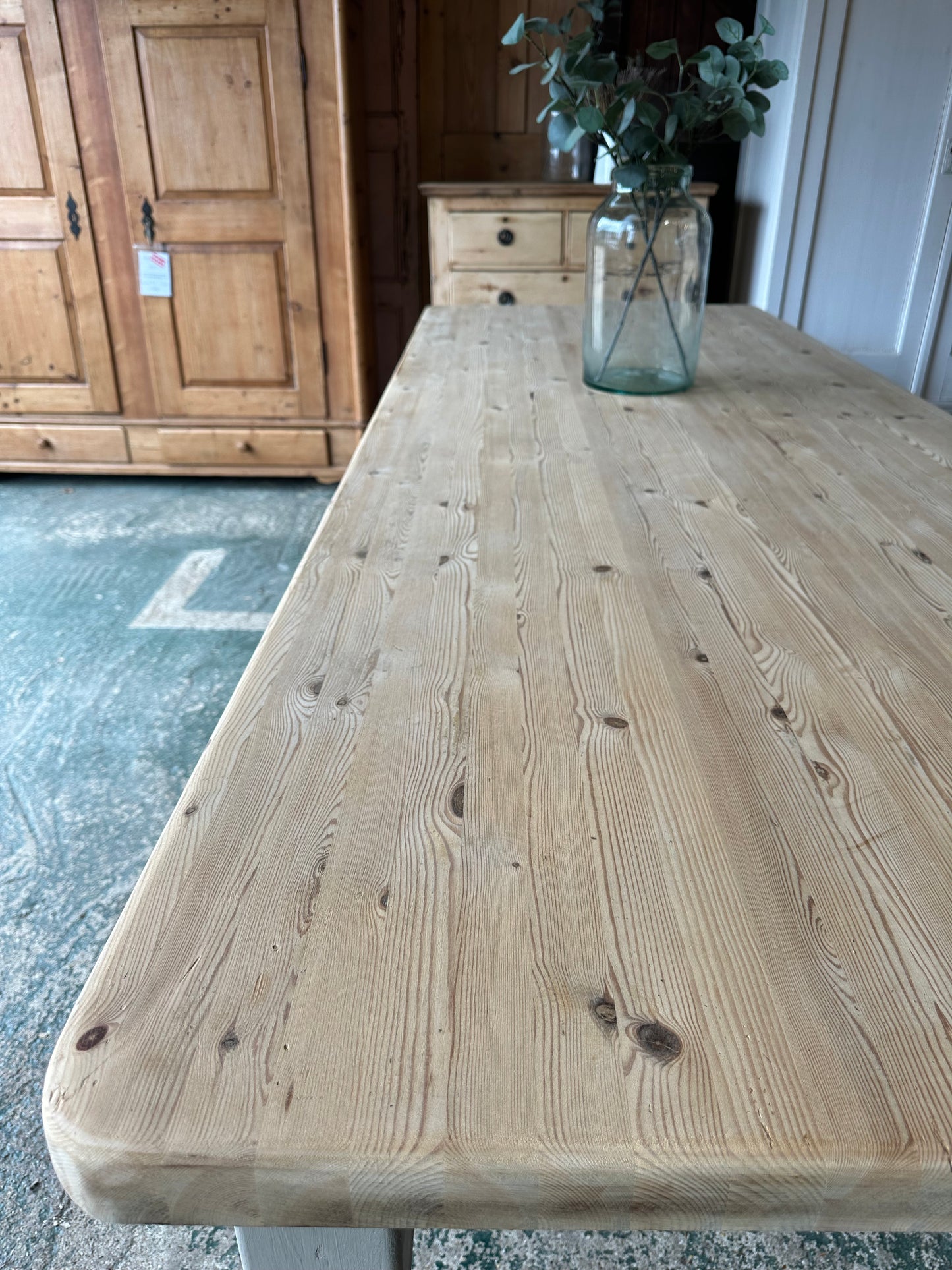Rustic farmhouse table 10 seater