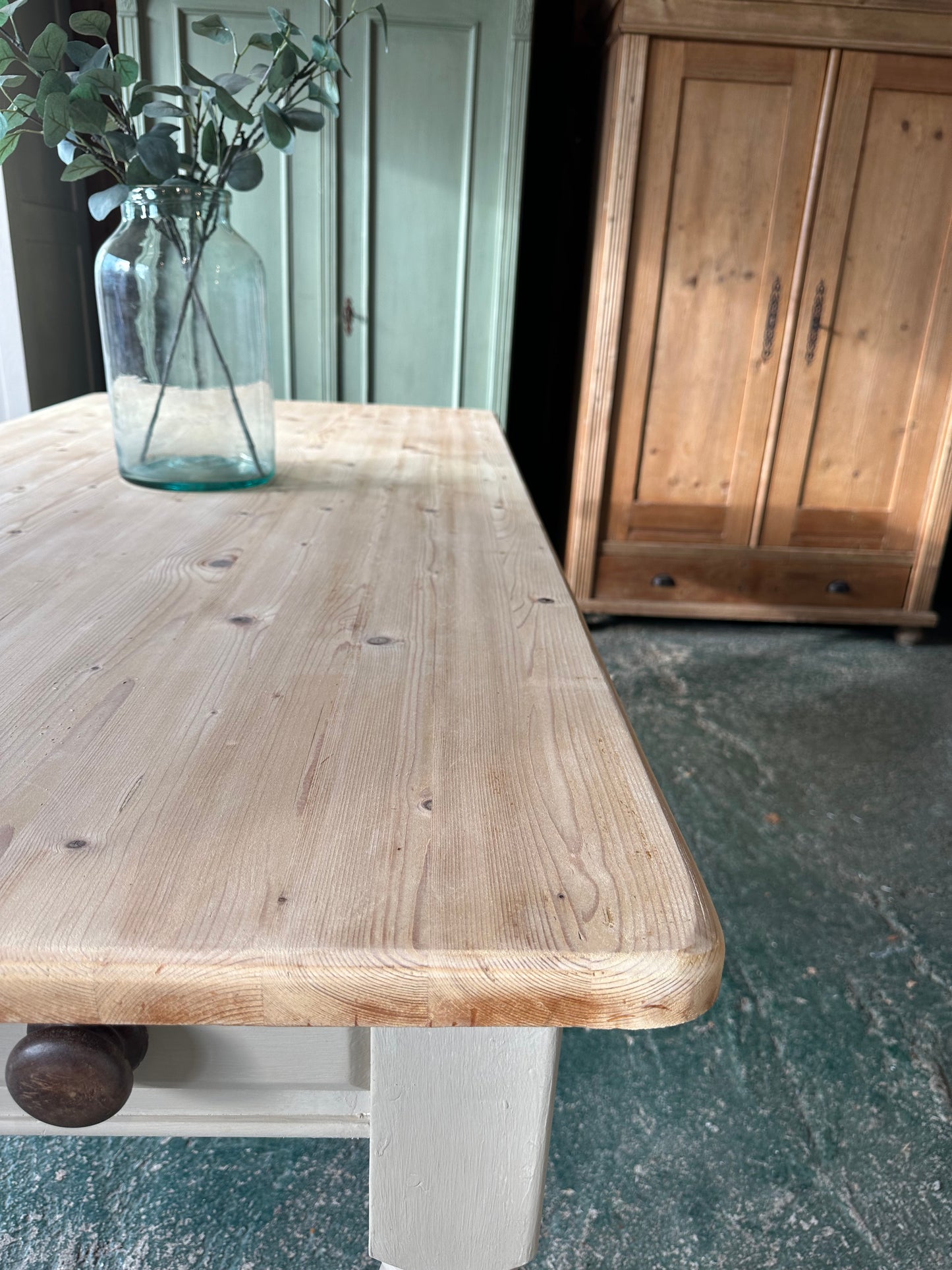 Rustic farmhouse table 8 seater