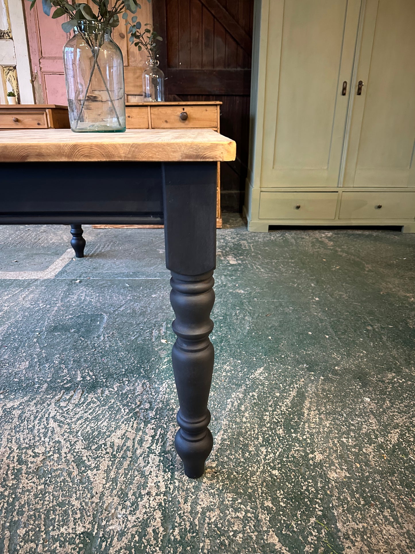 Rustic farmhouse table 8 seater