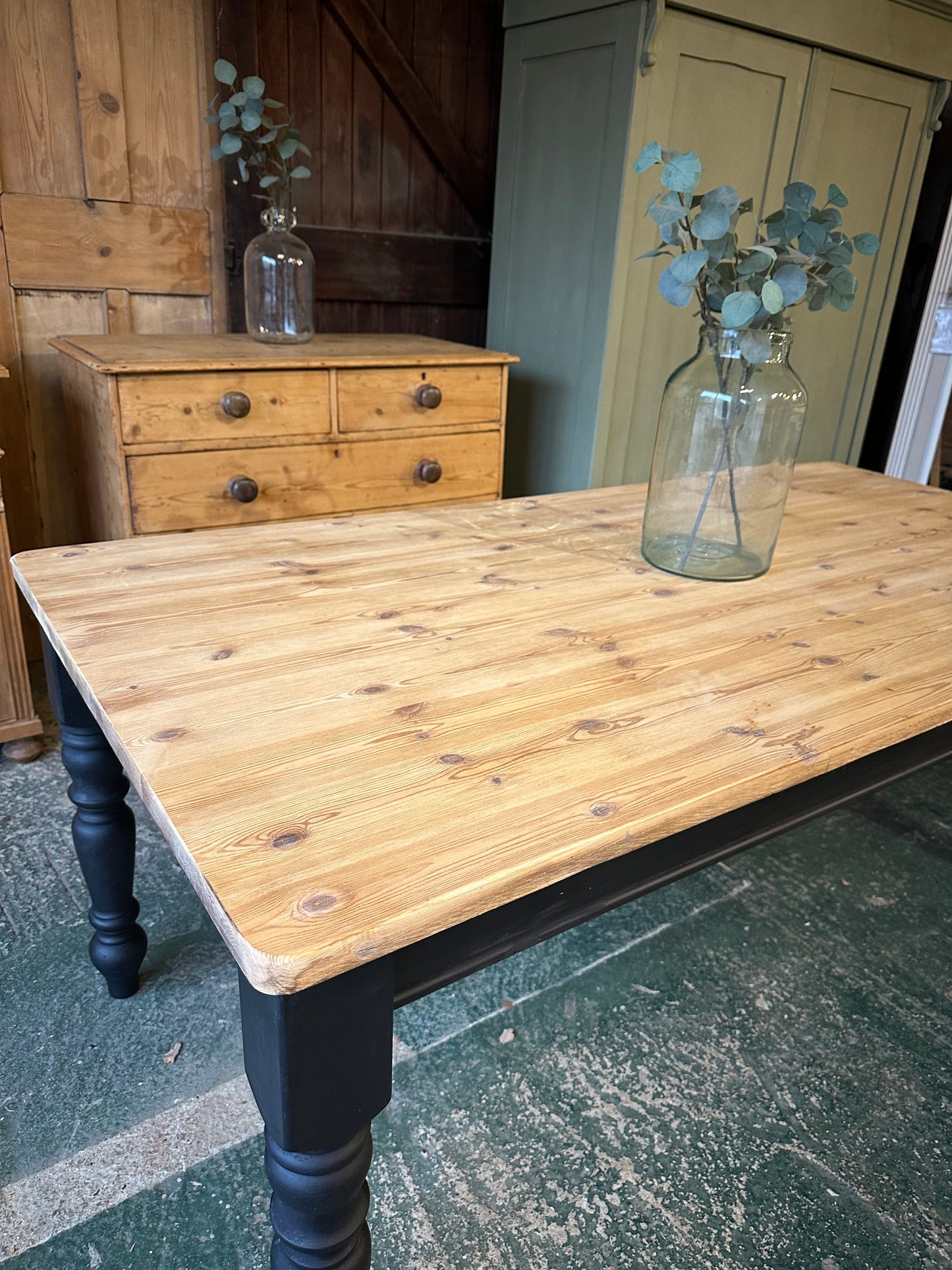 Rustic farmhouse table 8 seater
