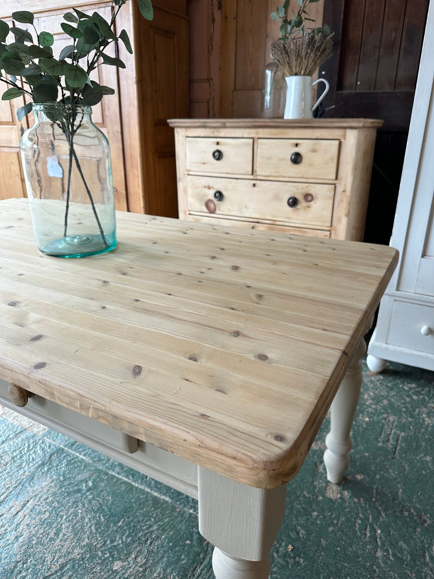 Rustic farmhouse table 6 seater