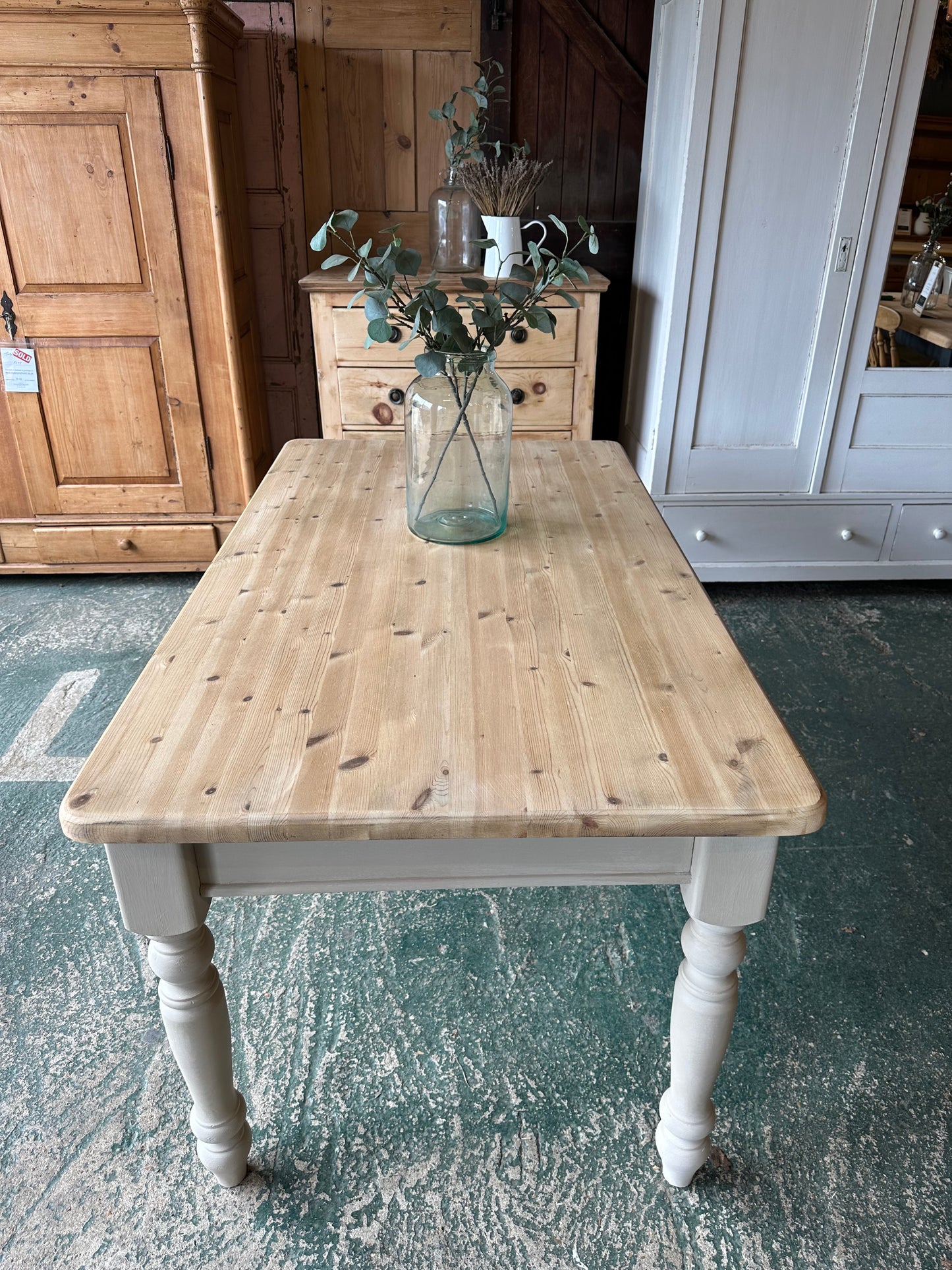 Rustic farmhouse table 6 seater