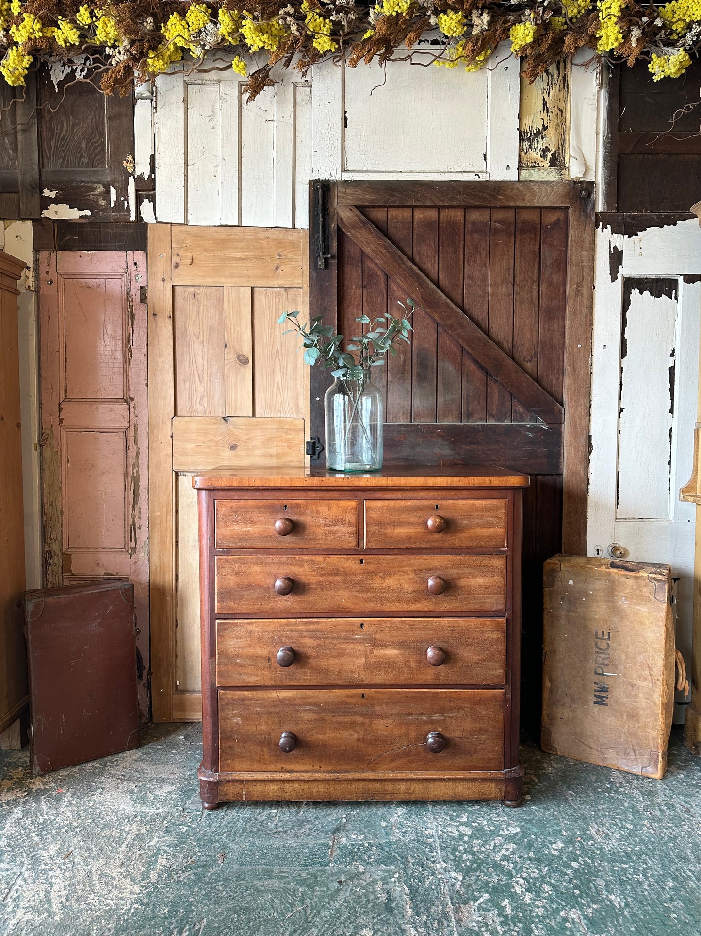 Rustic vintage chest of drawers