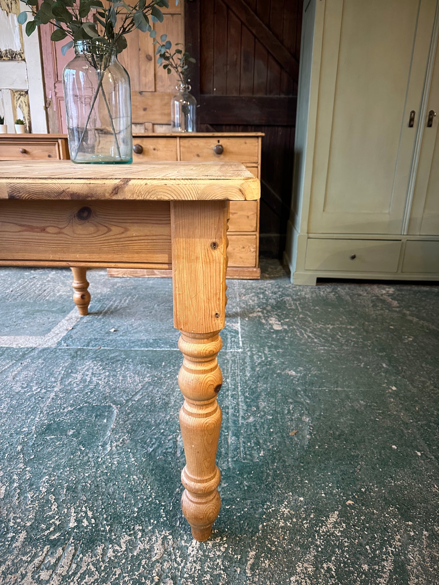 Rustic farmhouse table 6 seater
