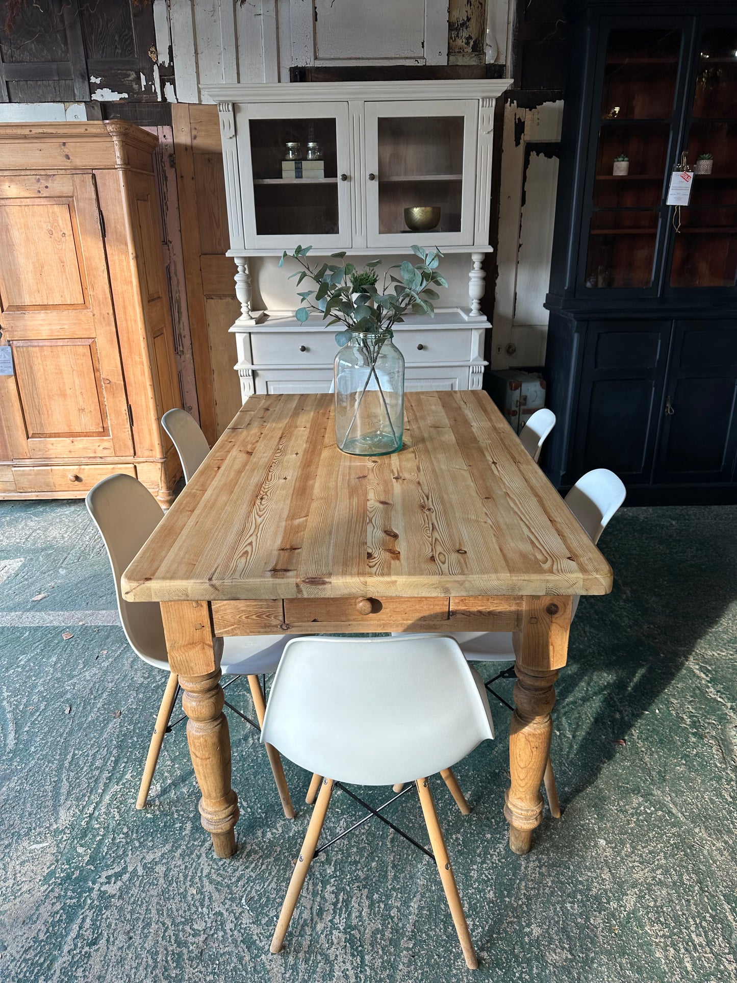 Rustic farmhouse table 6 seater