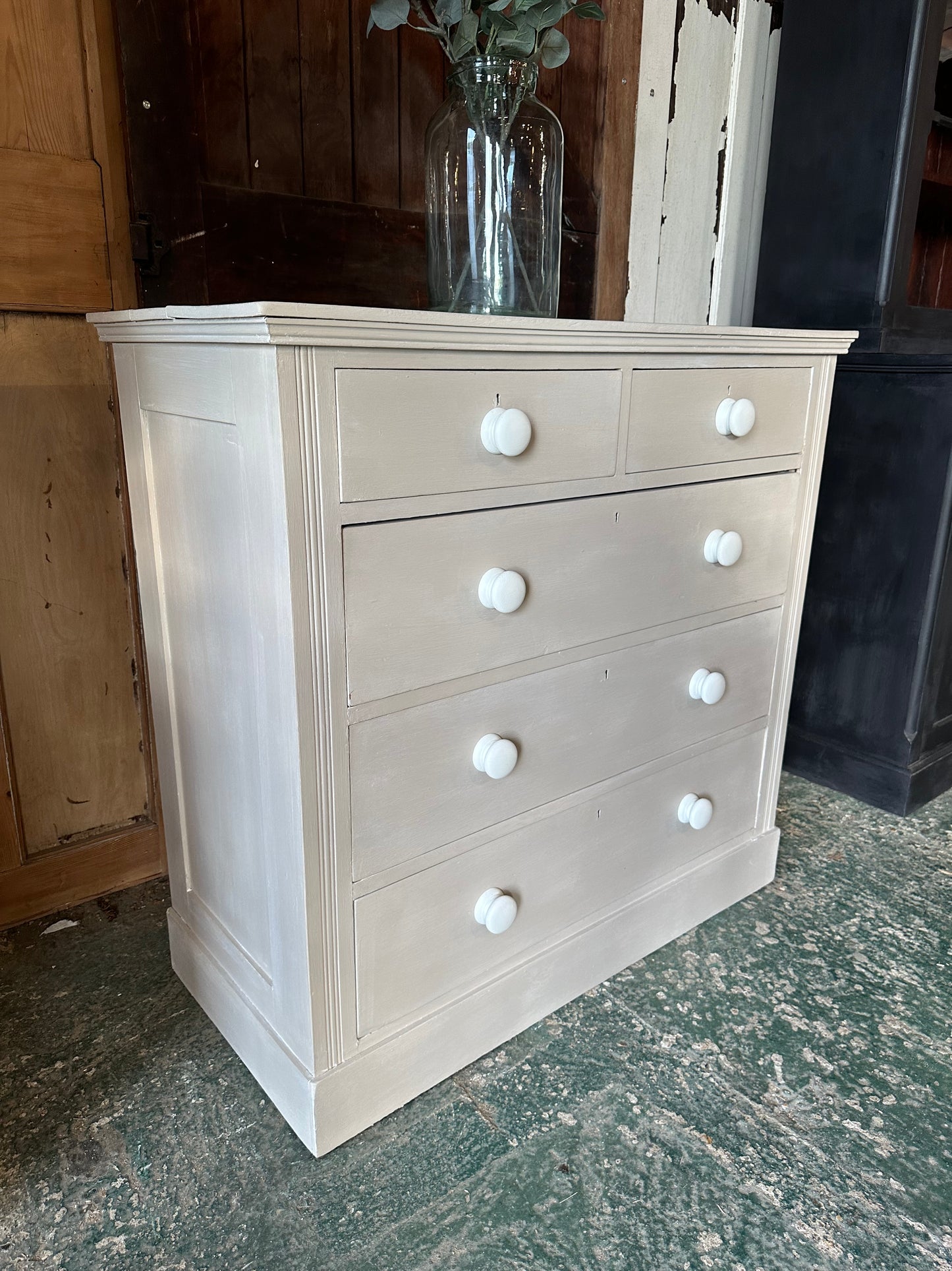 Vintage chest of drawers