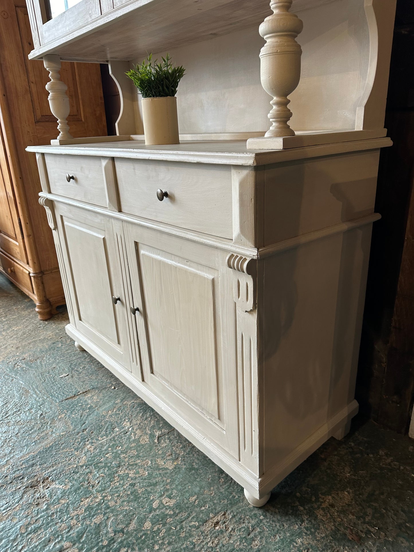 Vintage dresser