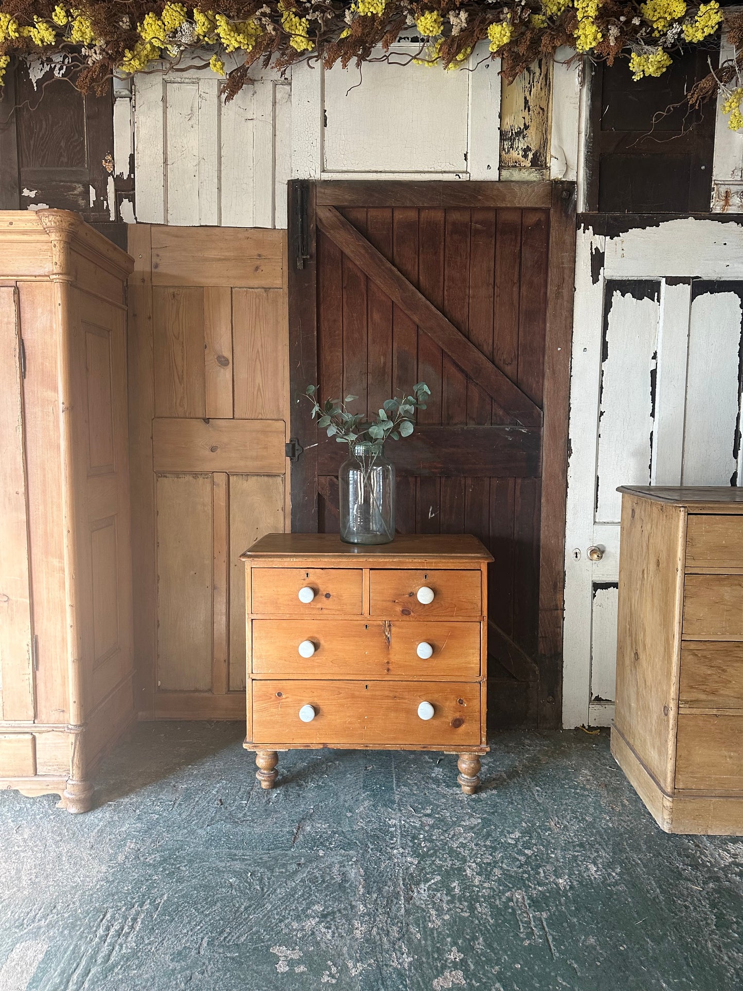 Vintage chest of drawers