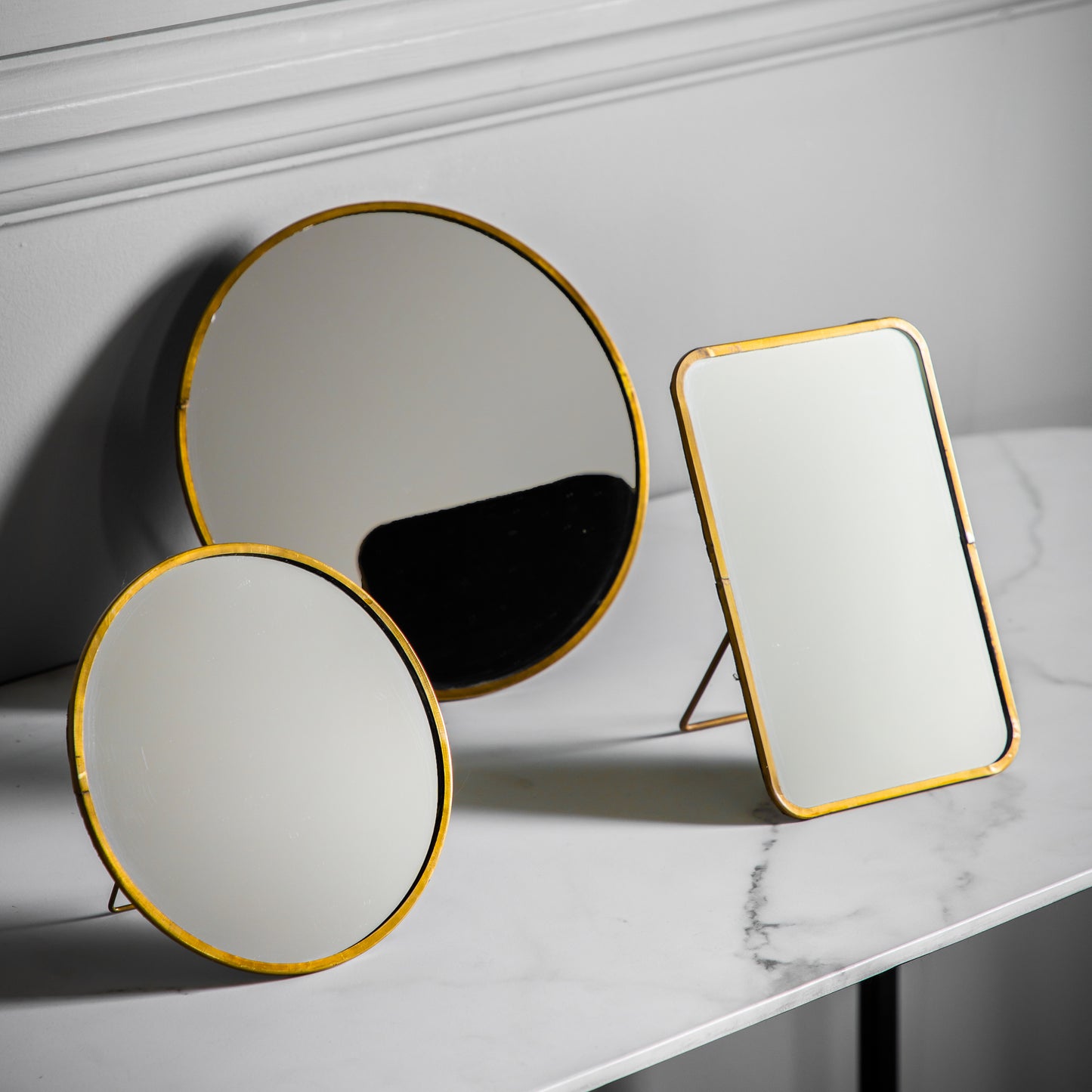 Nala Mirror with Stand Round Large