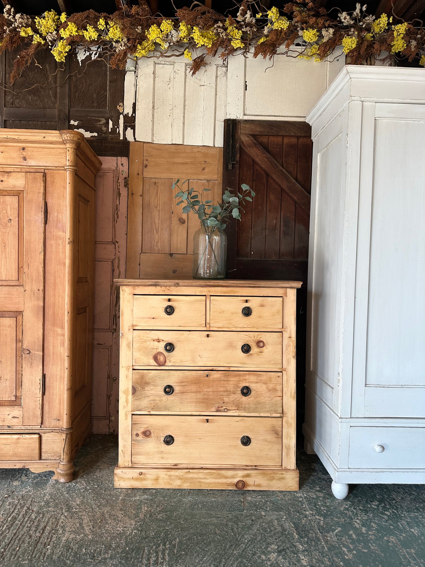 Rustic vintage chest of drawers