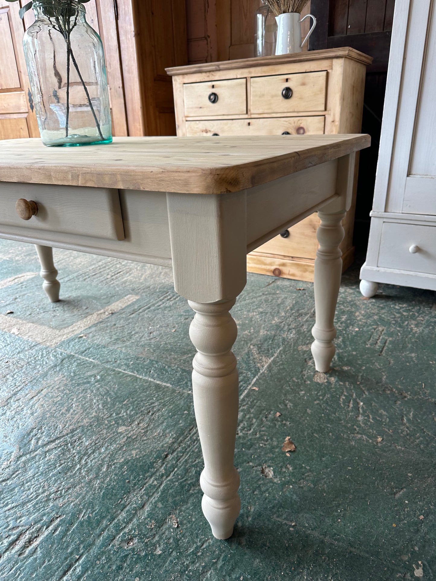 Rustic farmhouse table 6 seater
