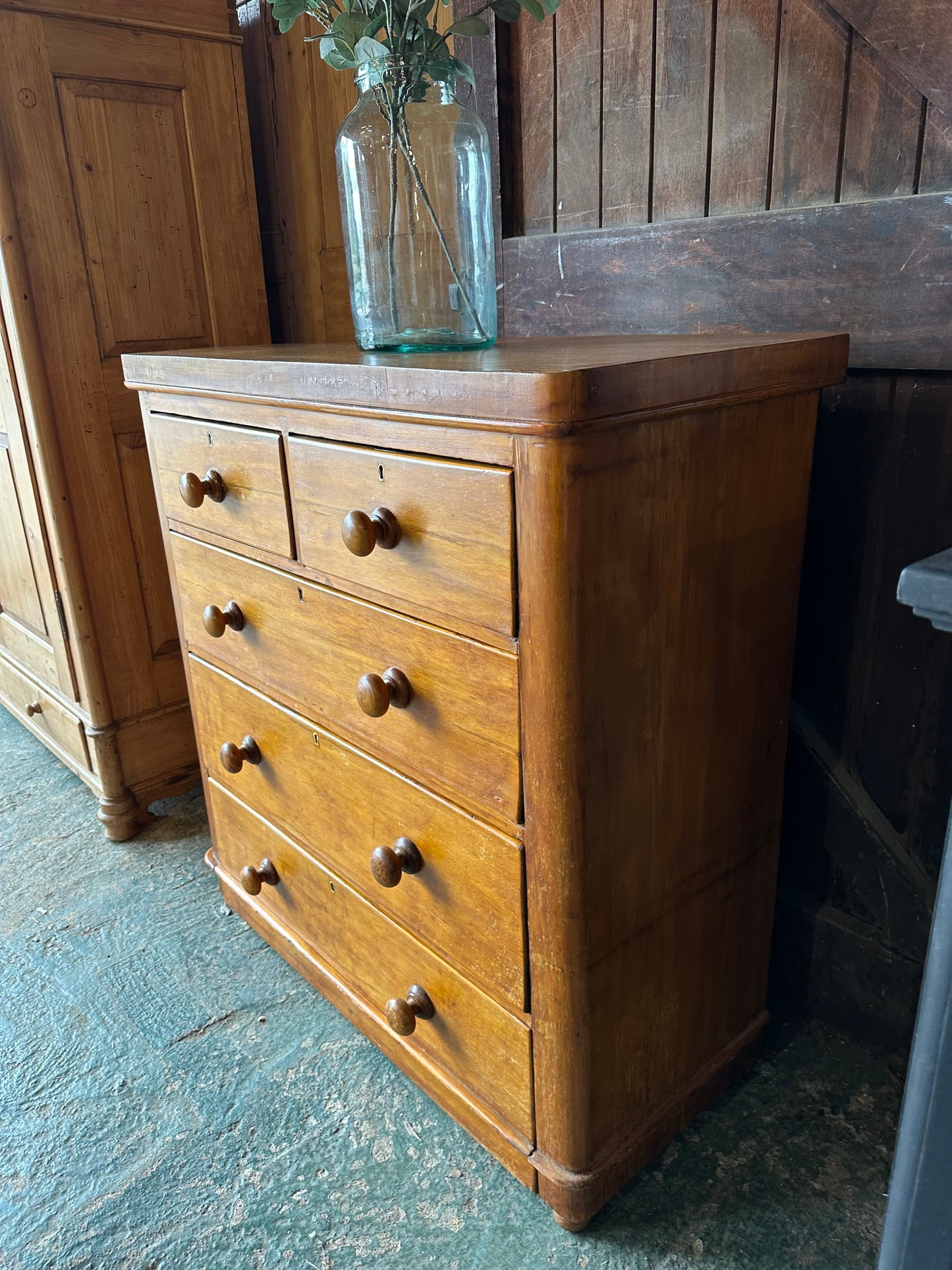Rustic vintage chest of drawers