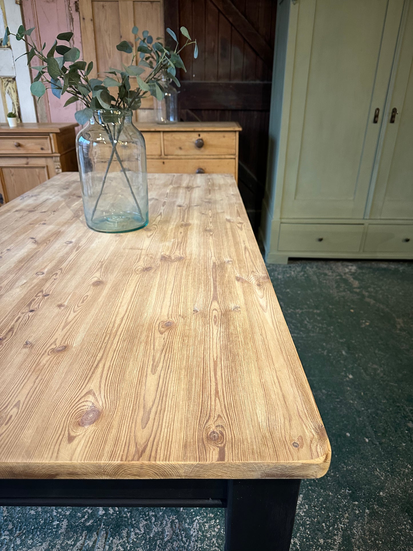 Rustic farmhouse table 8 seater