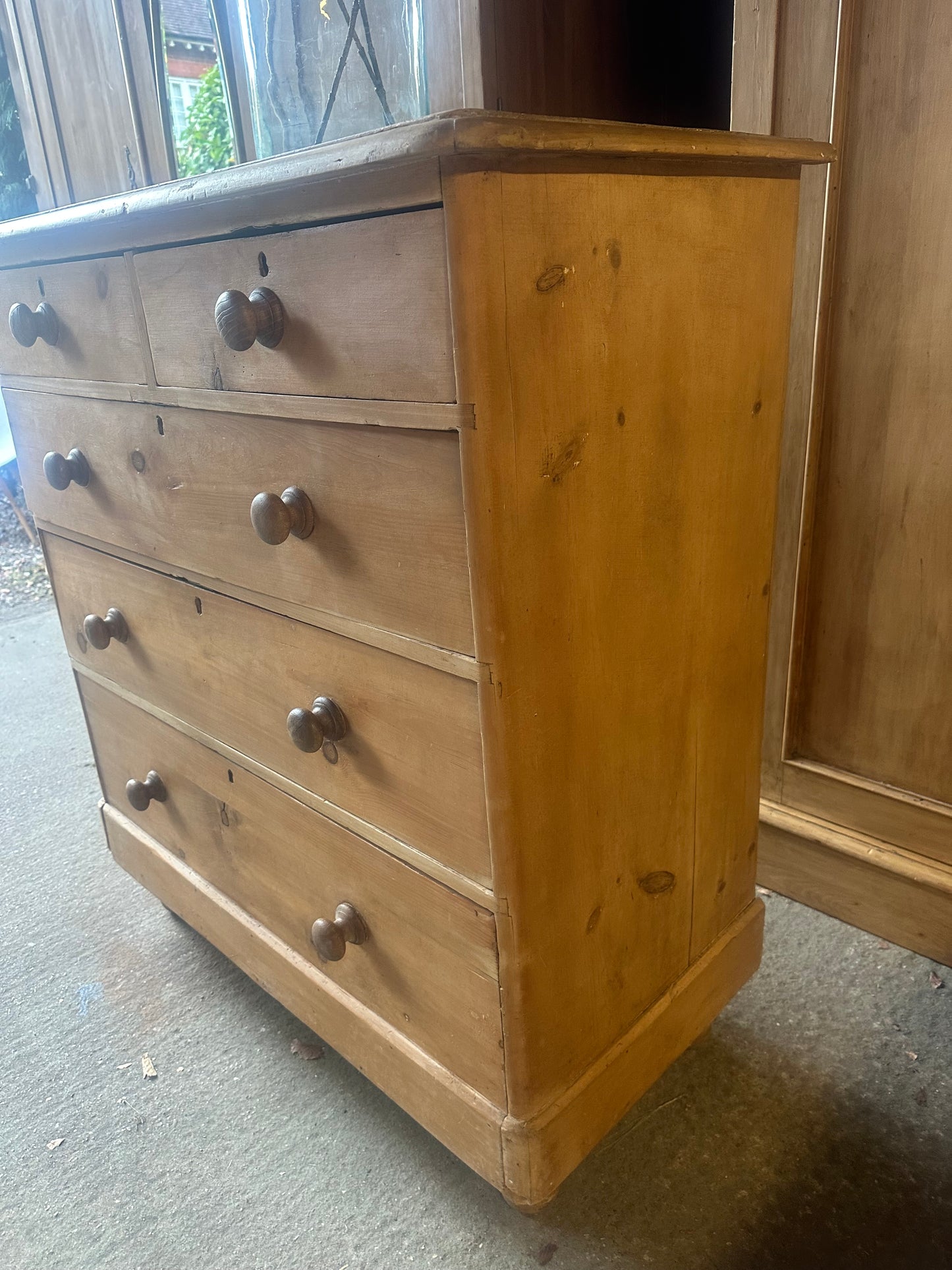 Vintage chest of drawers