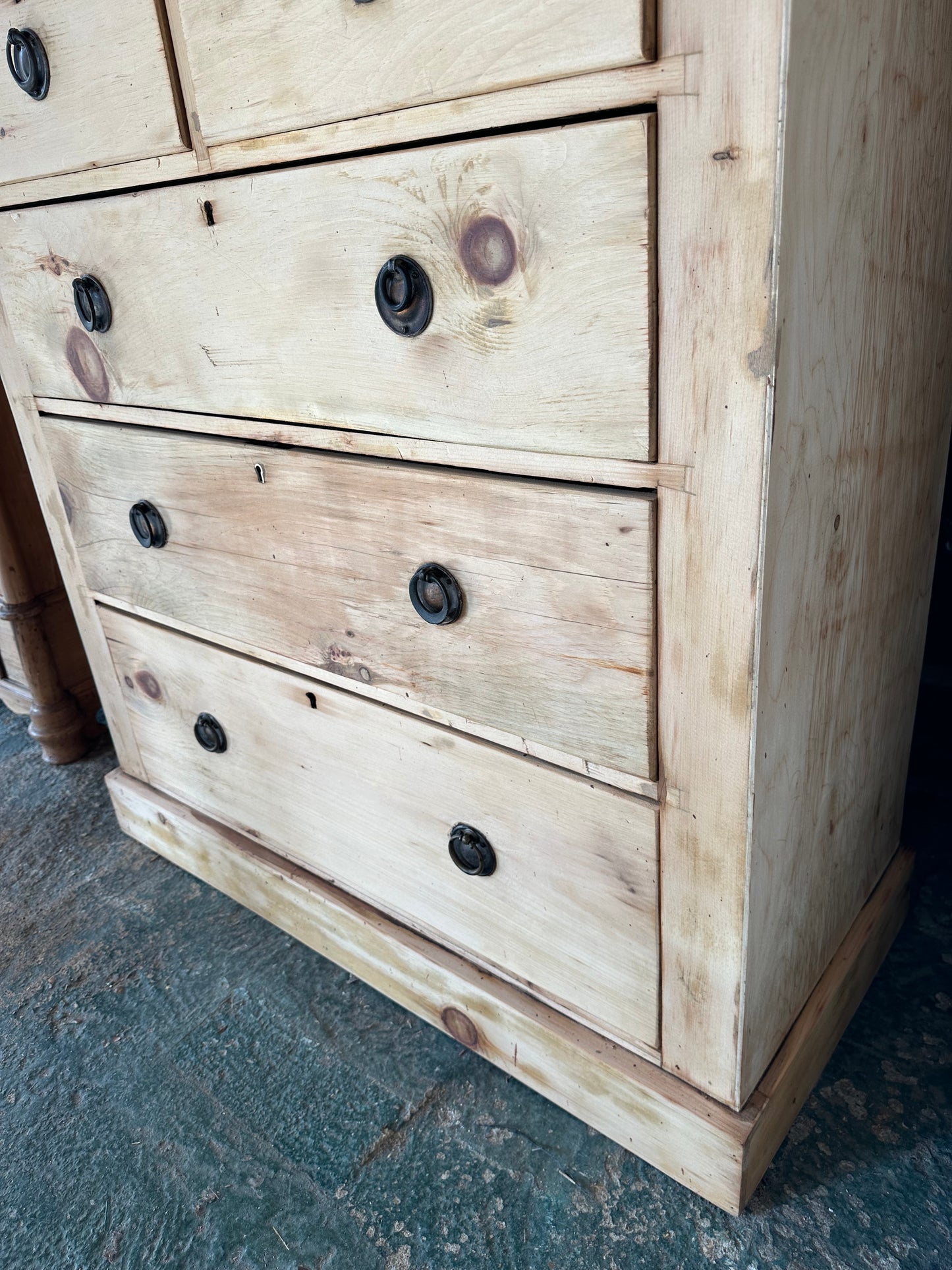 Rustic vintage chest of drawers