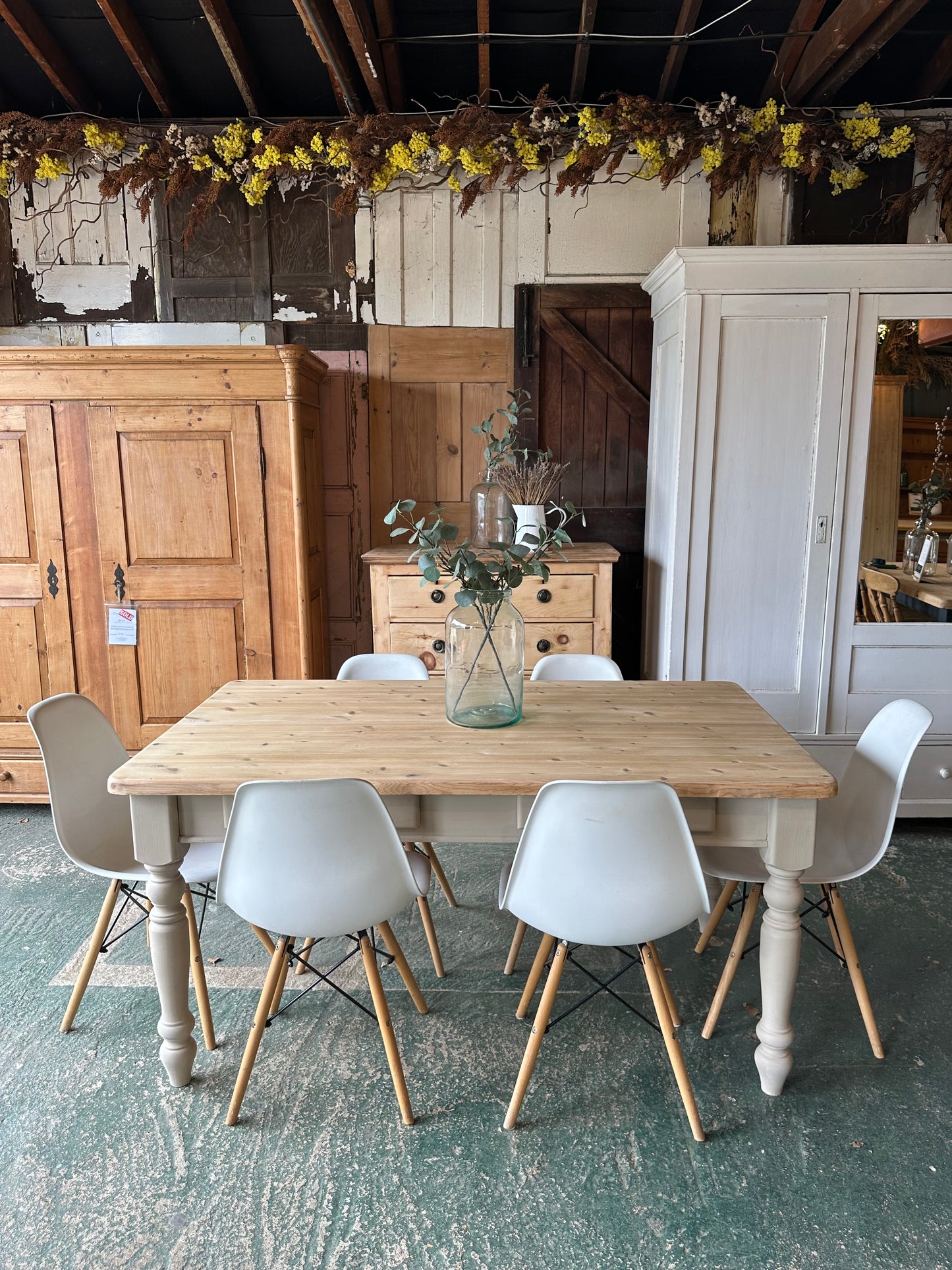 Rustic farmhouse table 6 seater