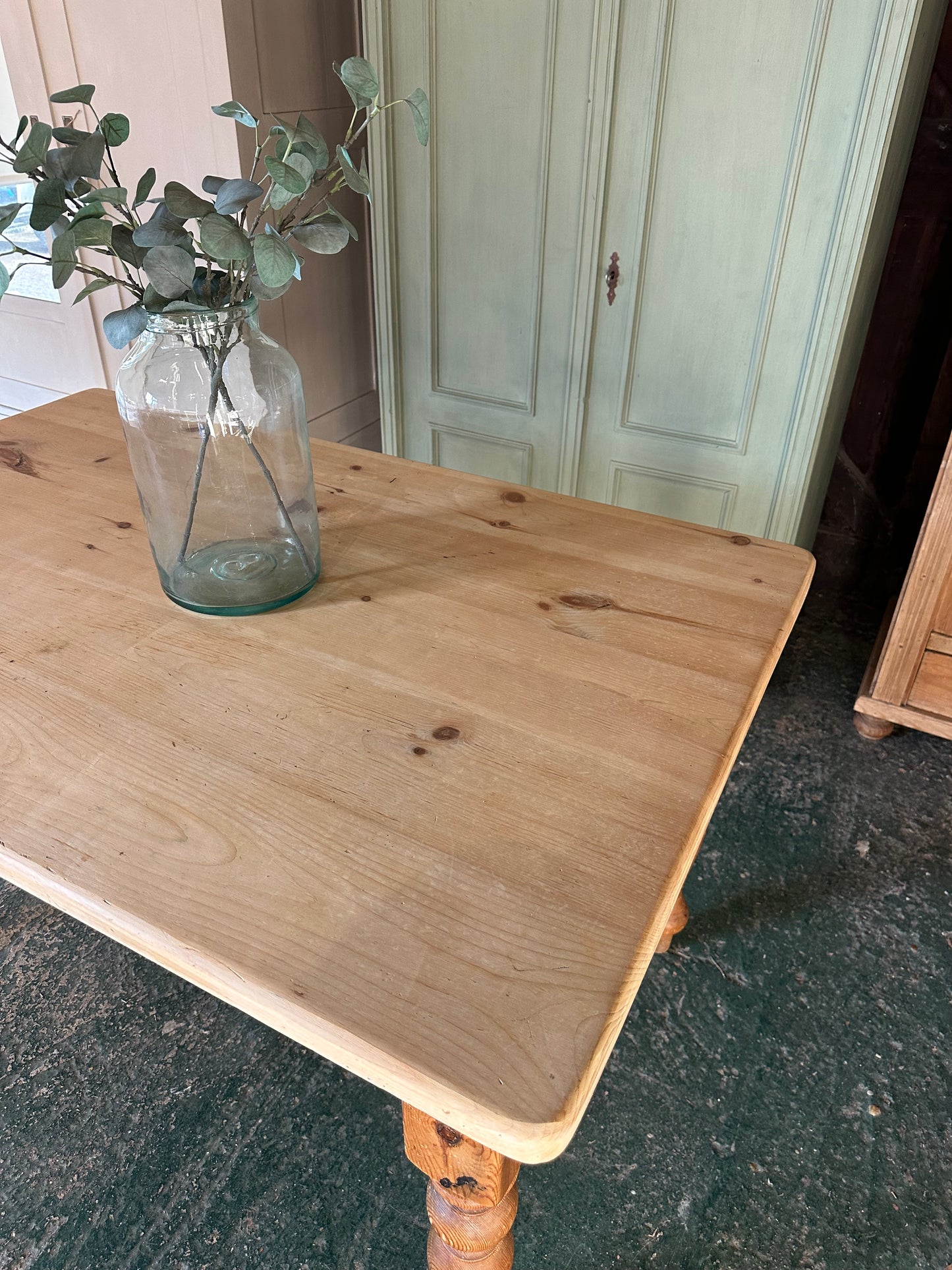 Rustic farmhouse table 6 seater