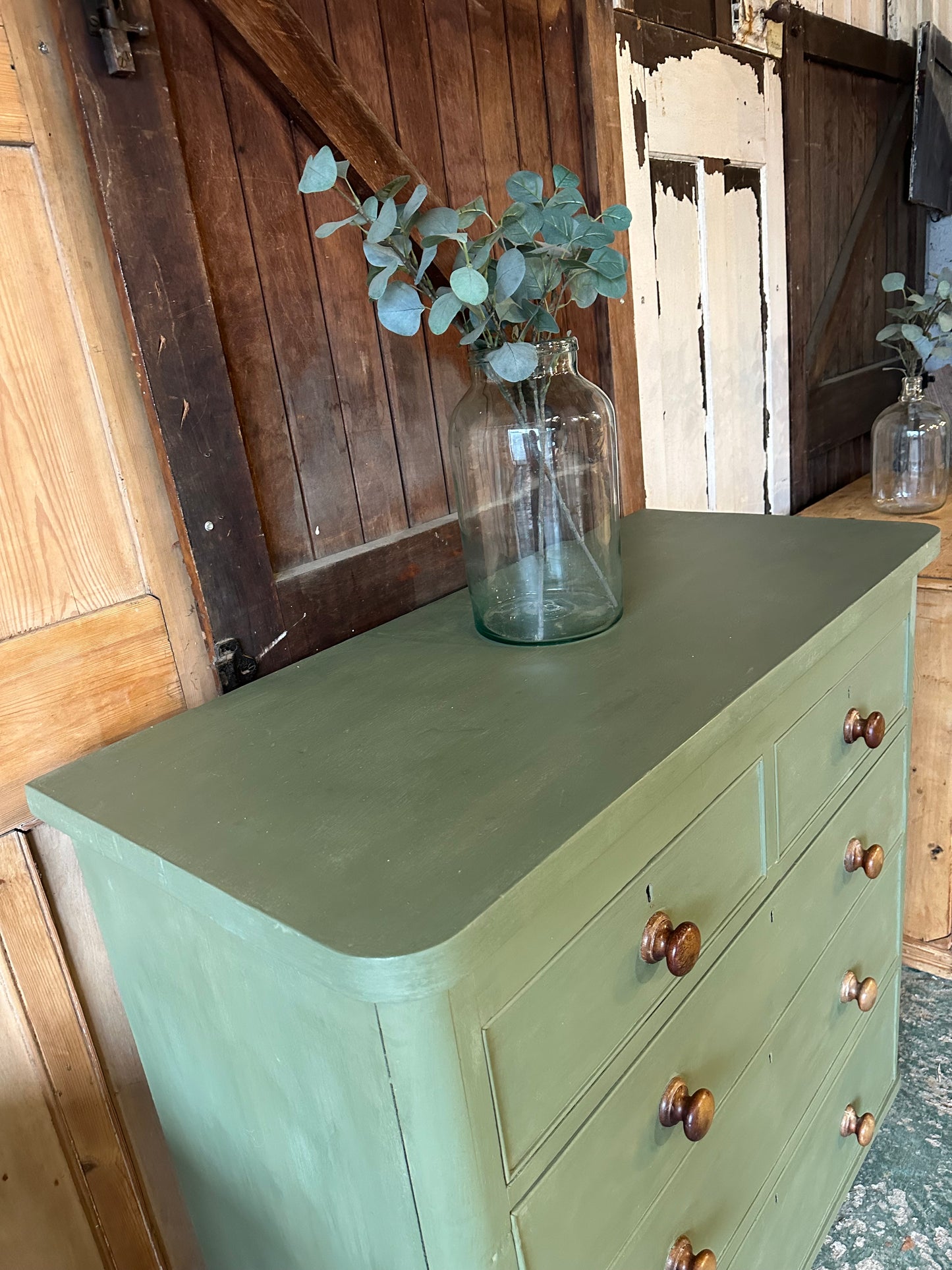 Vintage chest of drawers