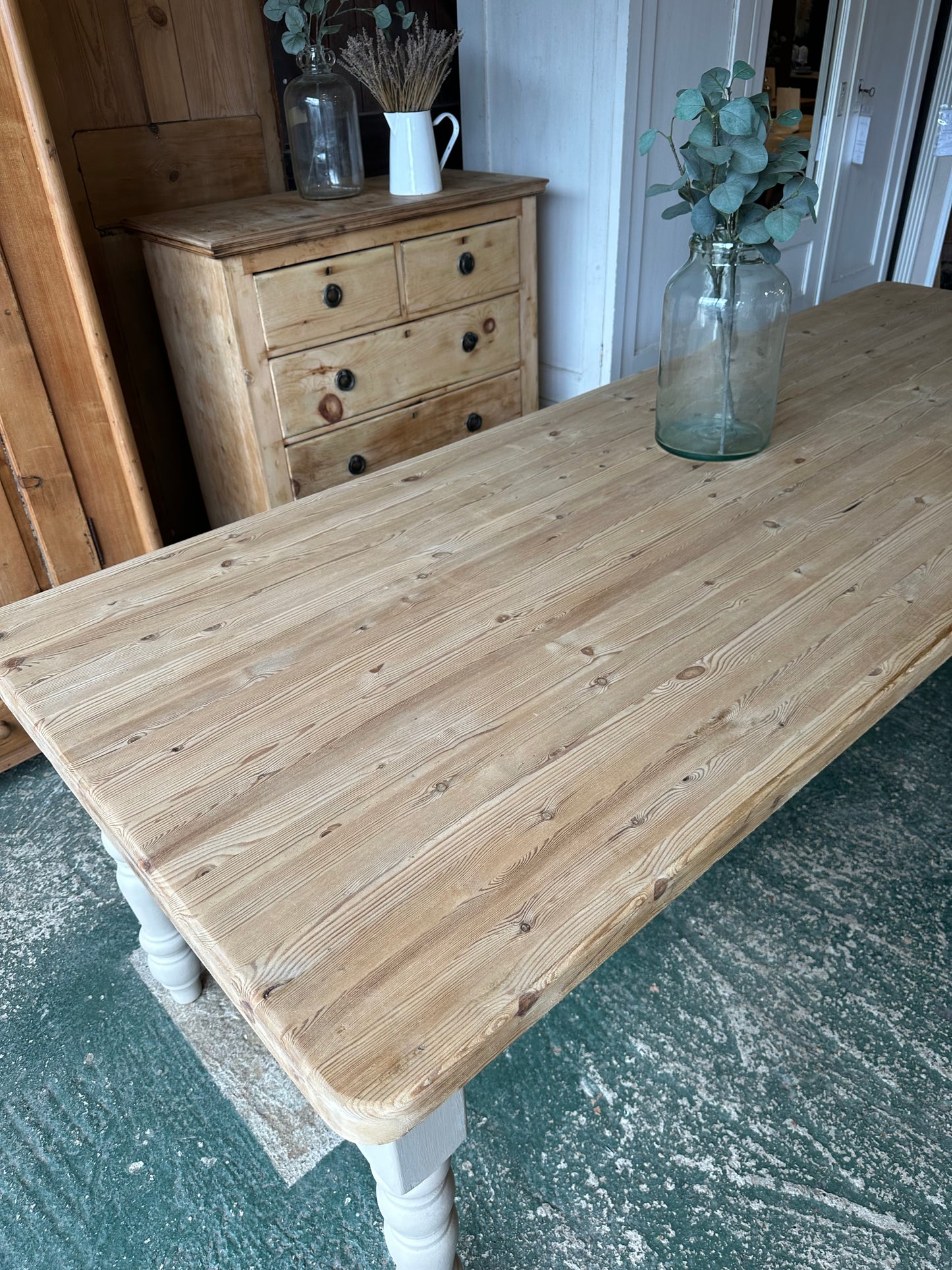 Rustic farmhouse table 10 seater