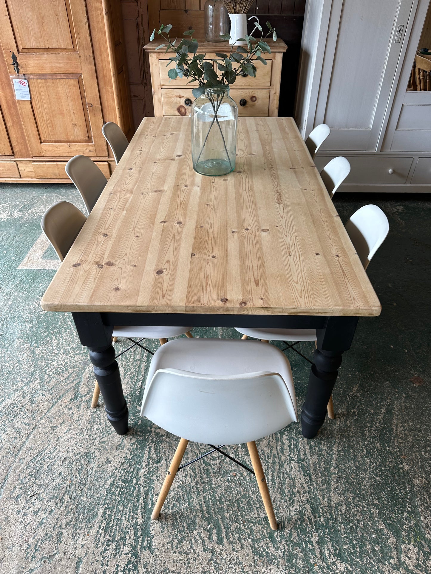 Rustic farmhouse table 8 seater