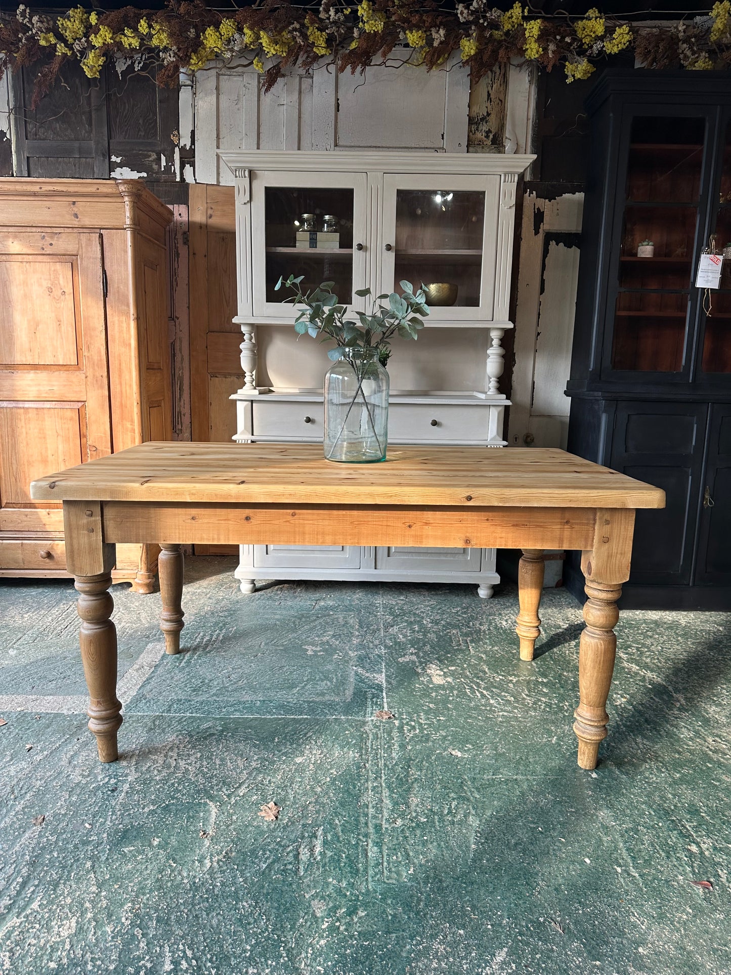 Rustic farmhouse table 6 seater