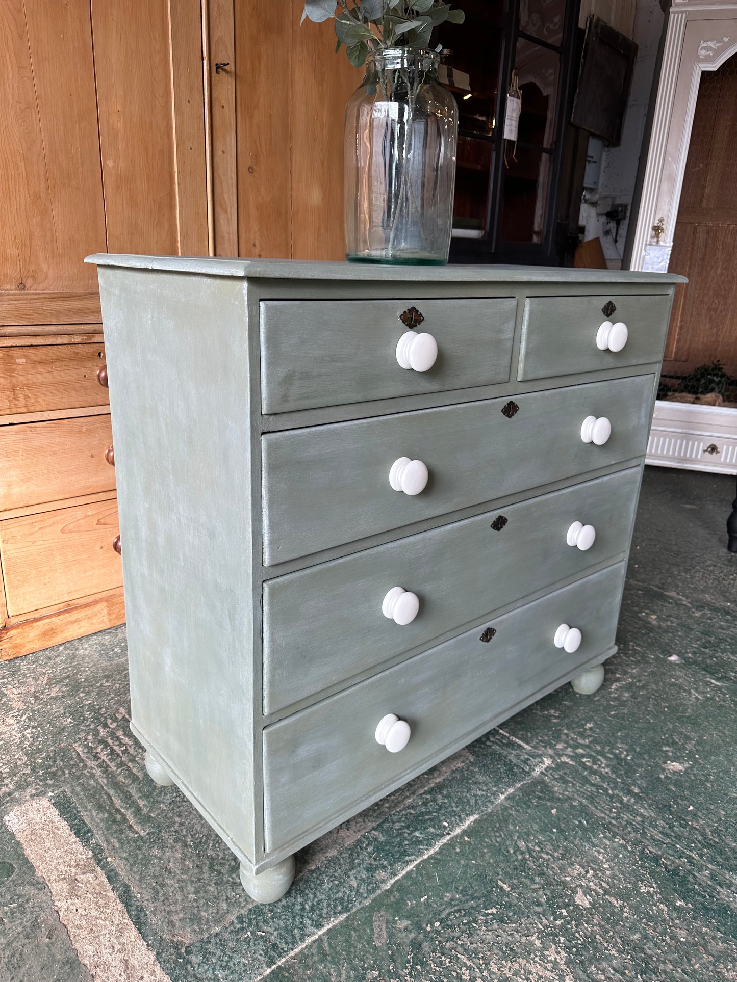 Vintage chest of drawers