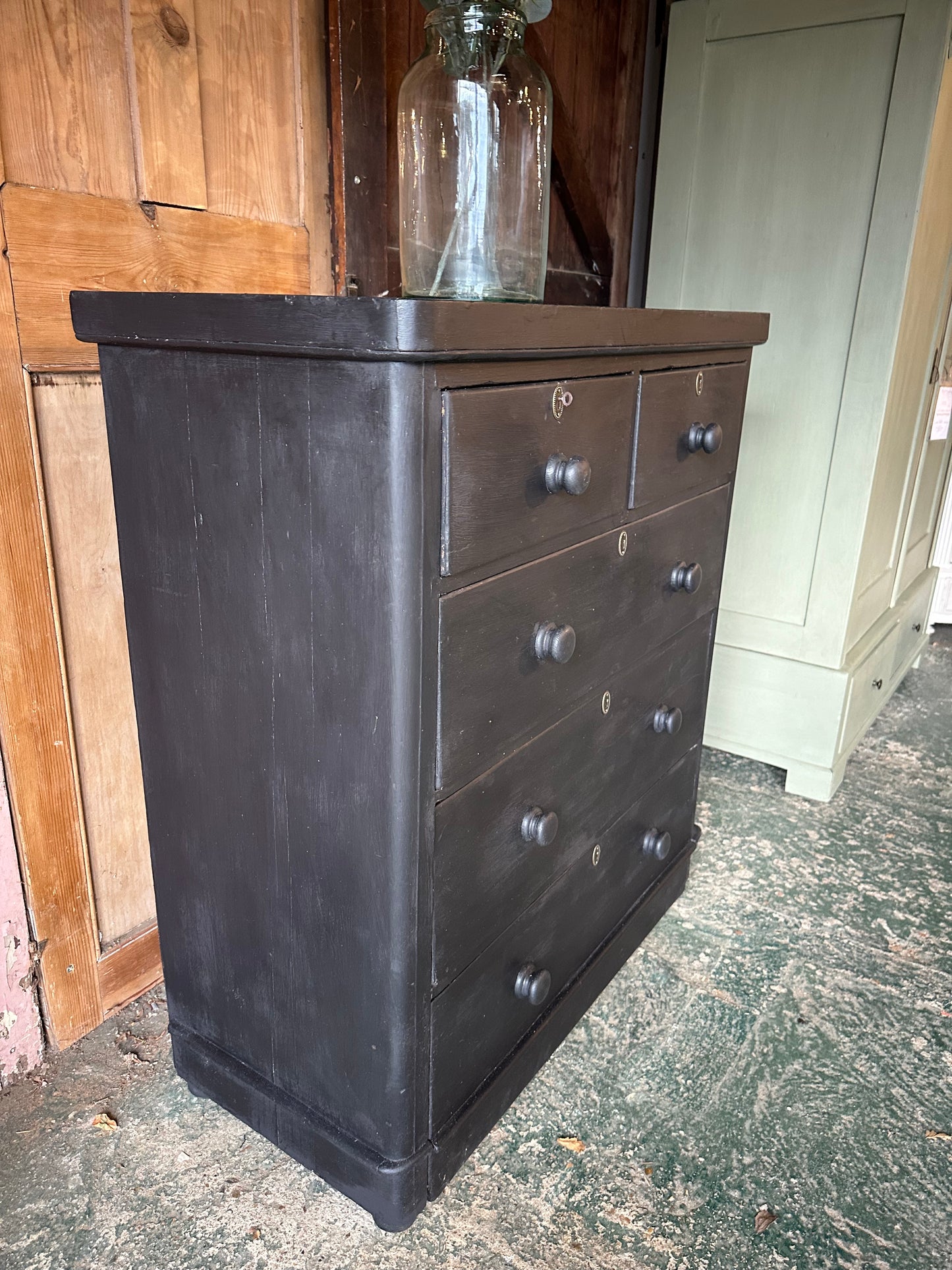Rustic vintage chest of drawers