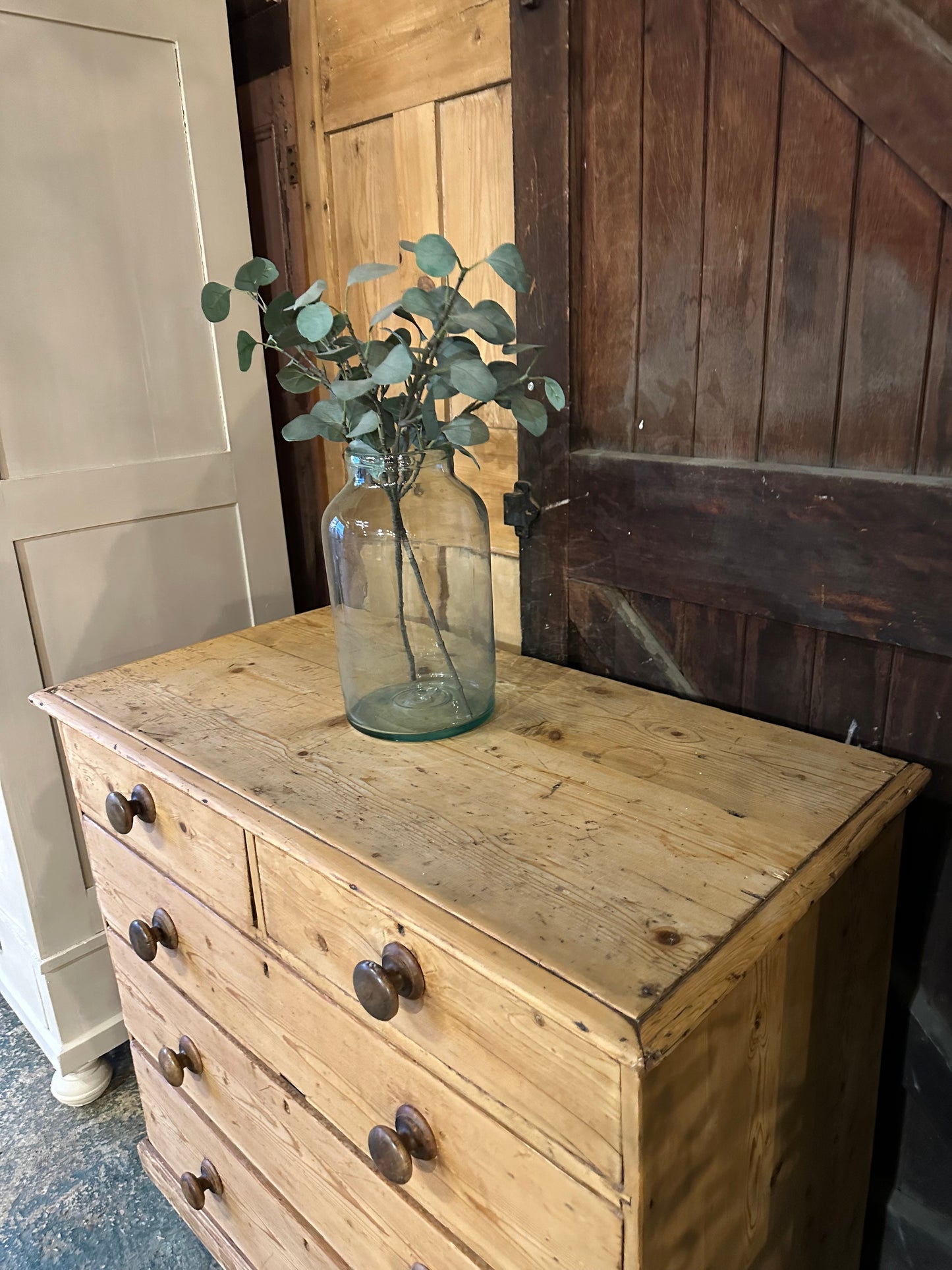 Vintage chest of drawers