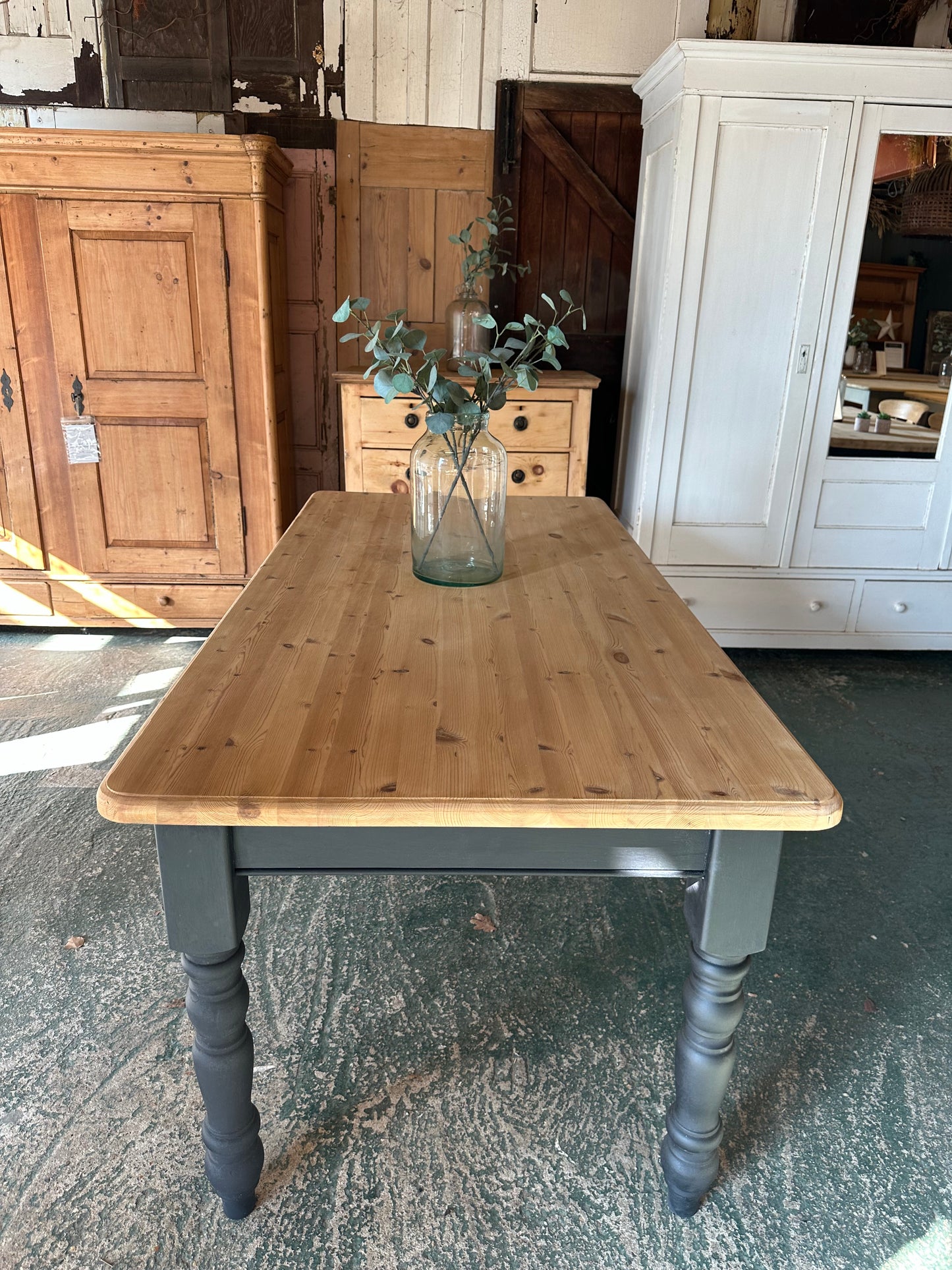 Rustic farmhouse table 8 seater