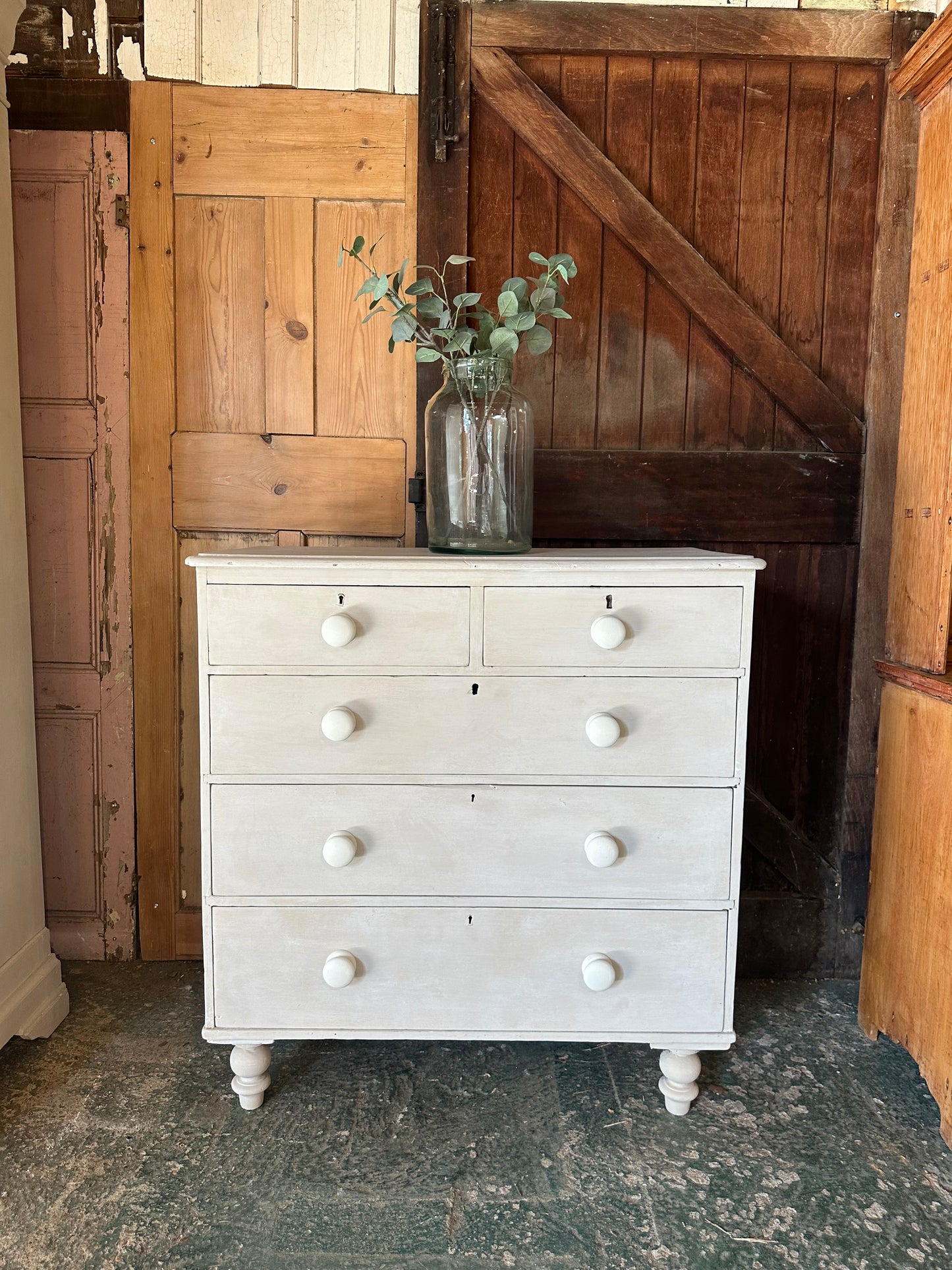 Rustic vintage chest of drawers
