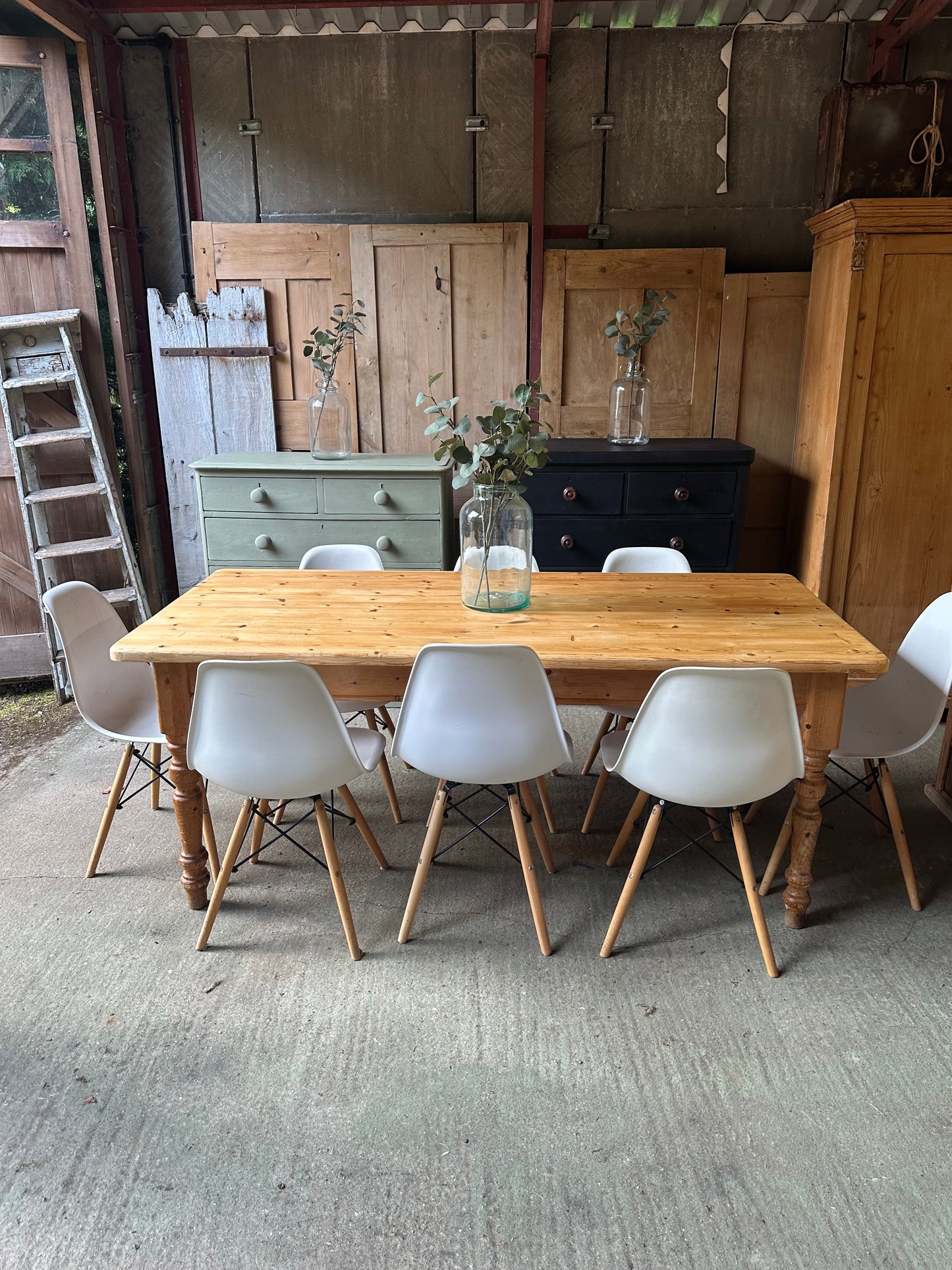 Farmhouse table 8 seater