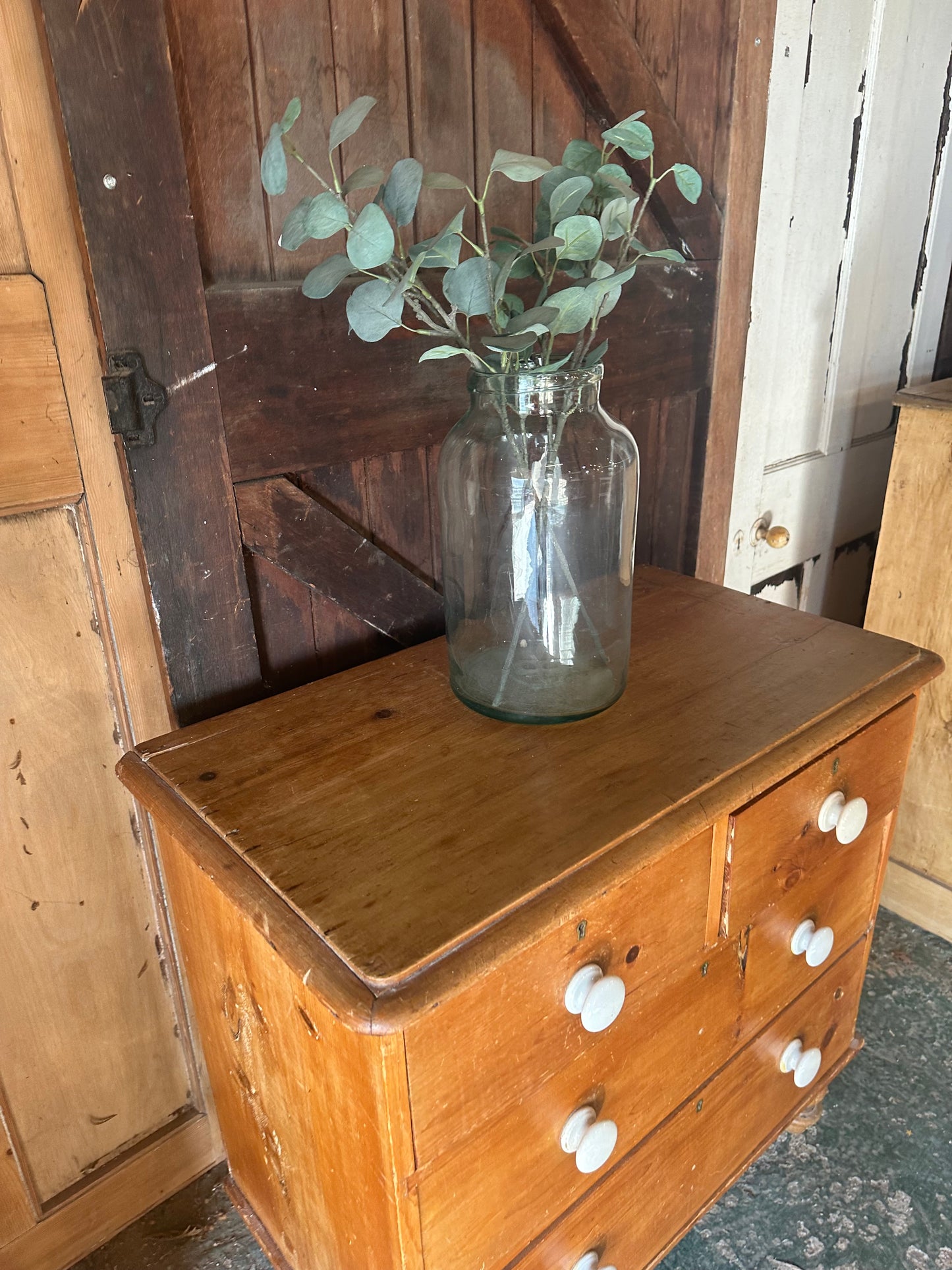 Vintage chest of drawers