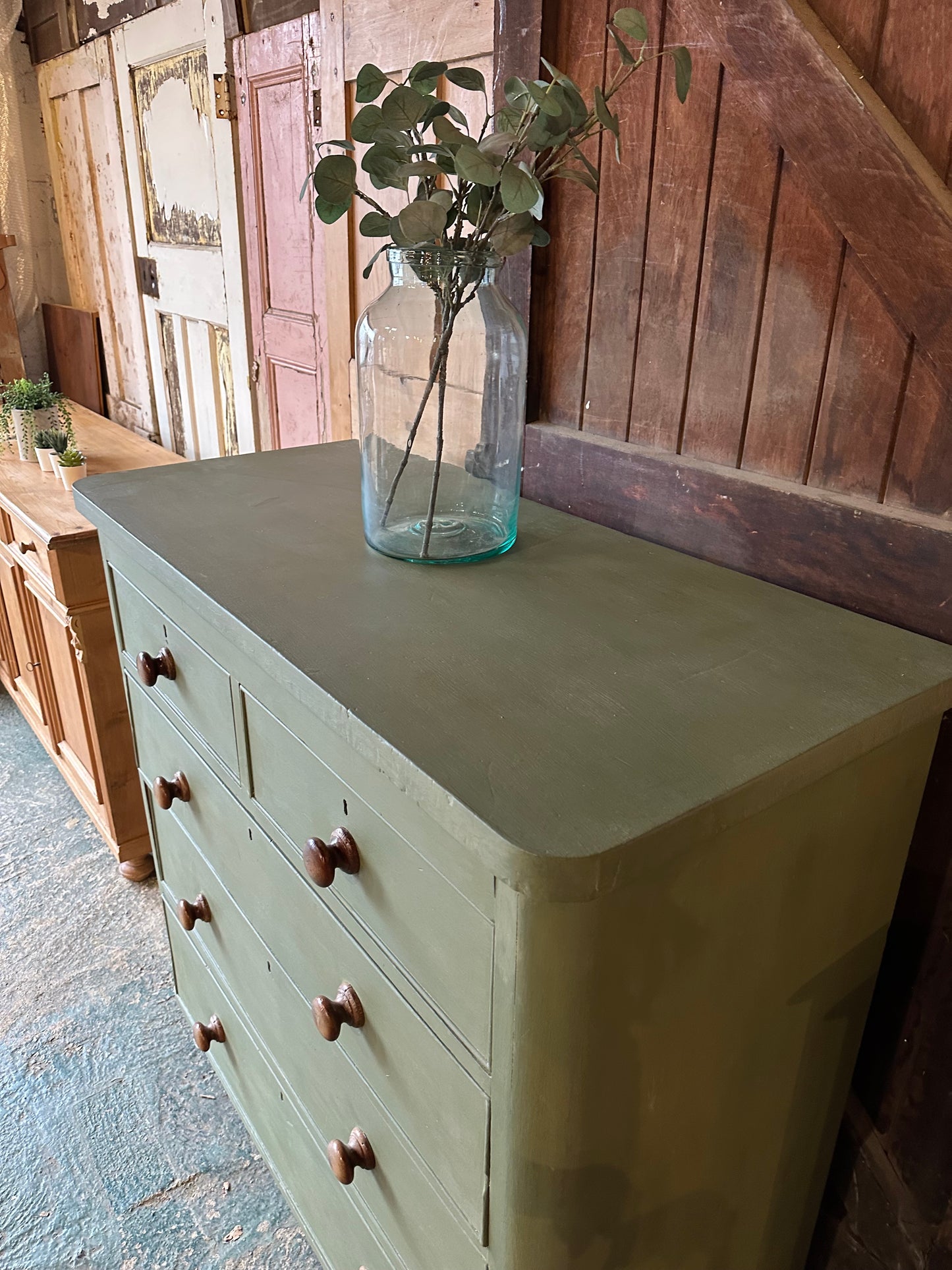 Vintage chest of drawers