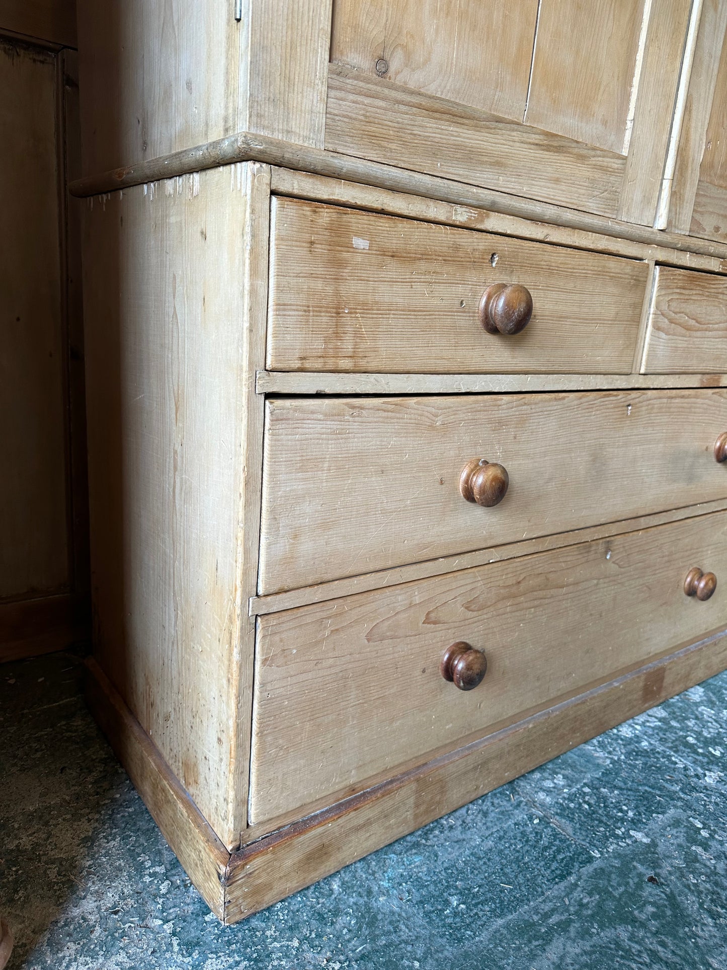 Vintage linen press / wardrobe