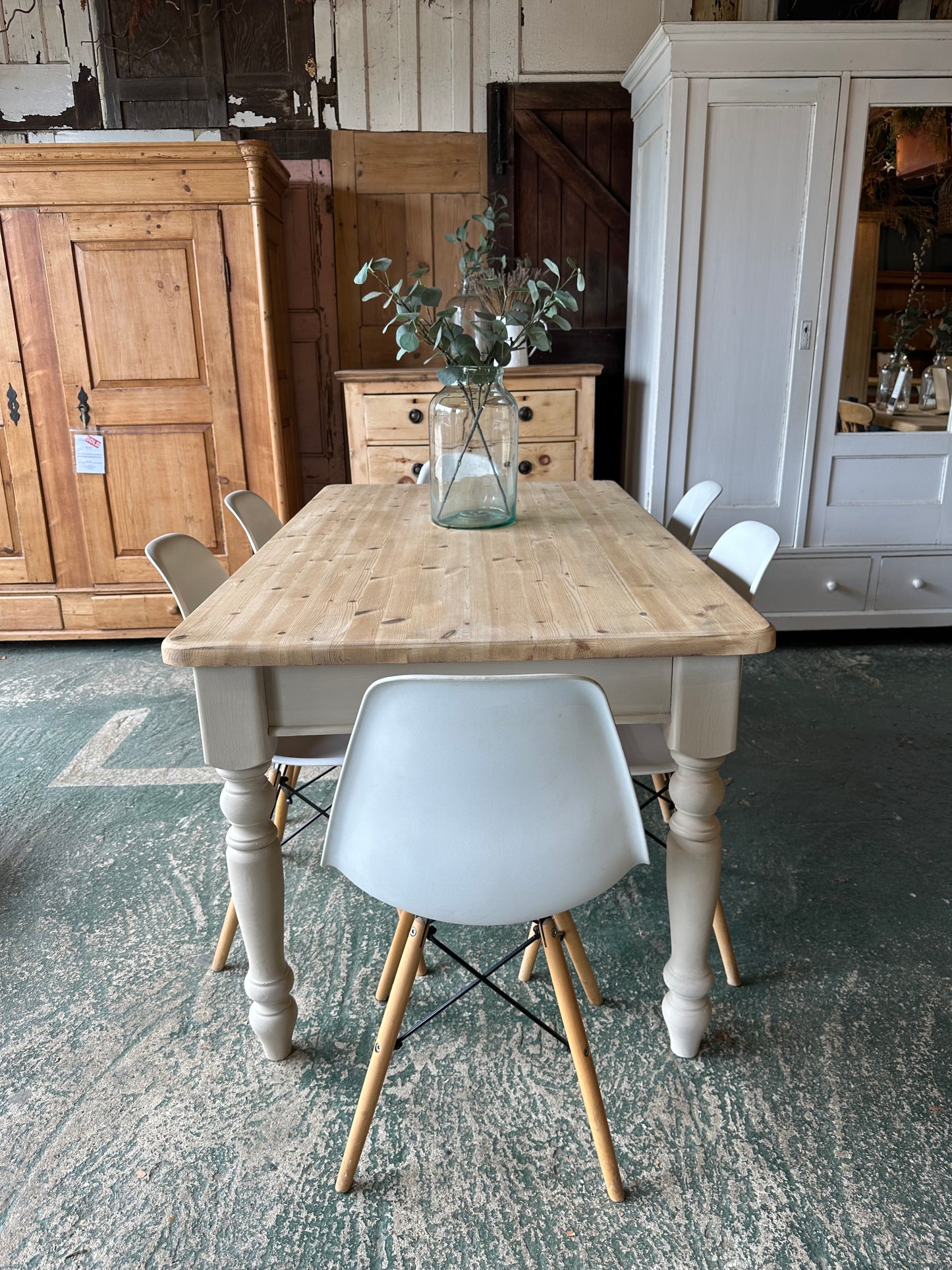Rustic farmhouse table 6 seater