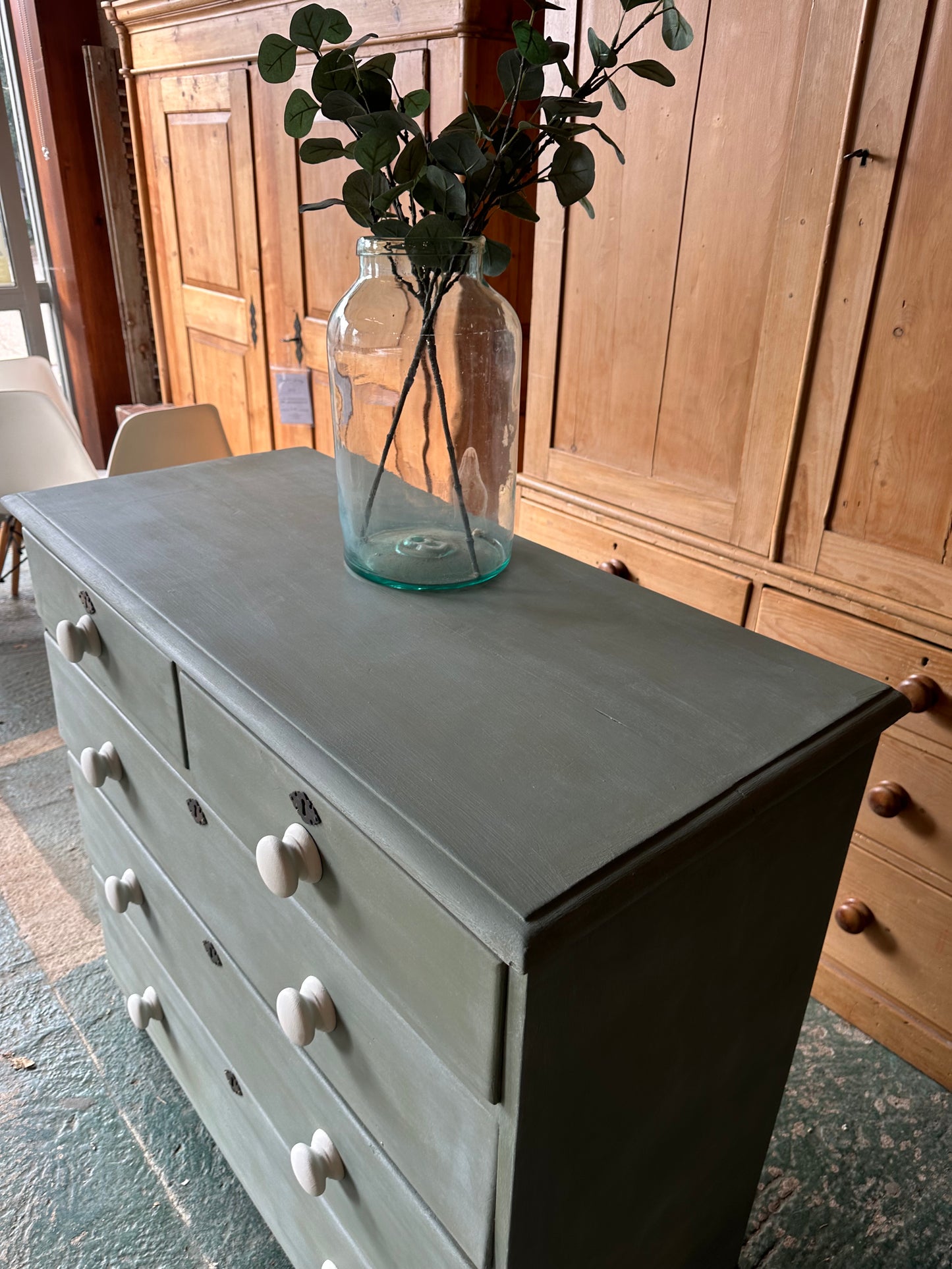 Vintage chest of drawers