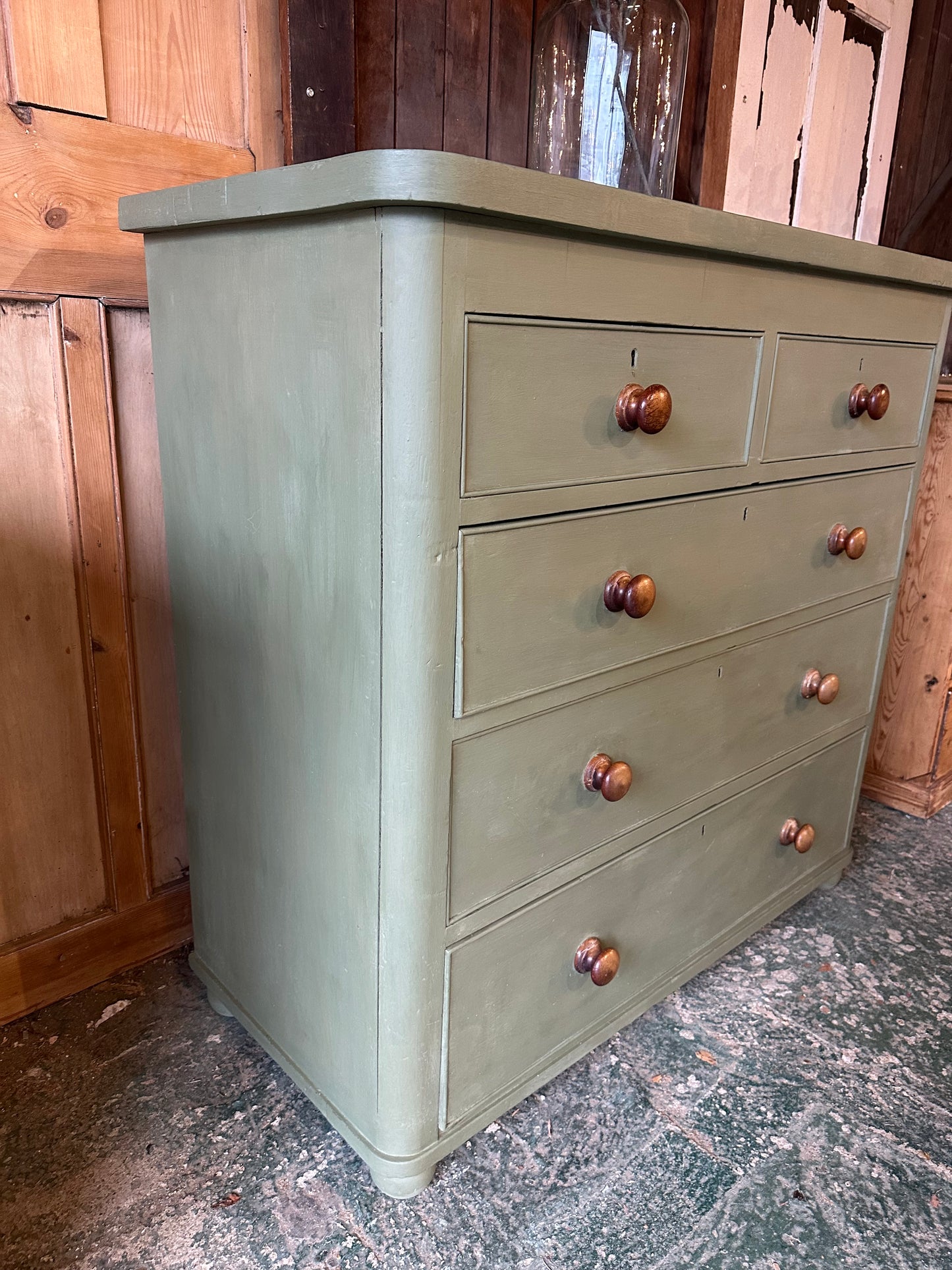Vintage chest of drawers