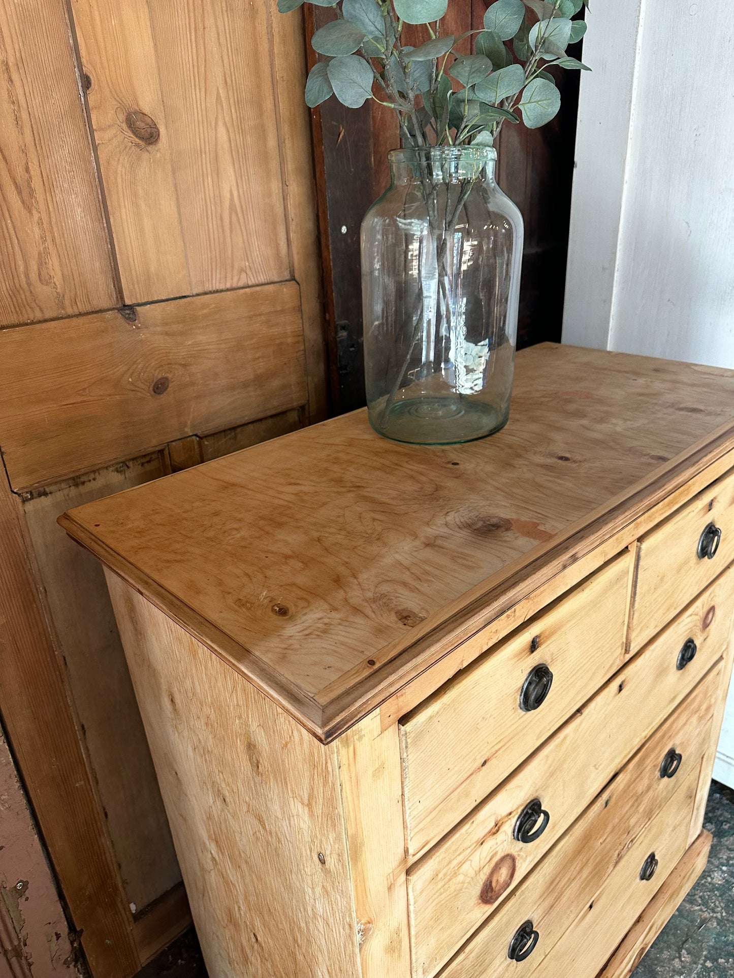 Rustic vintage chest of drawers