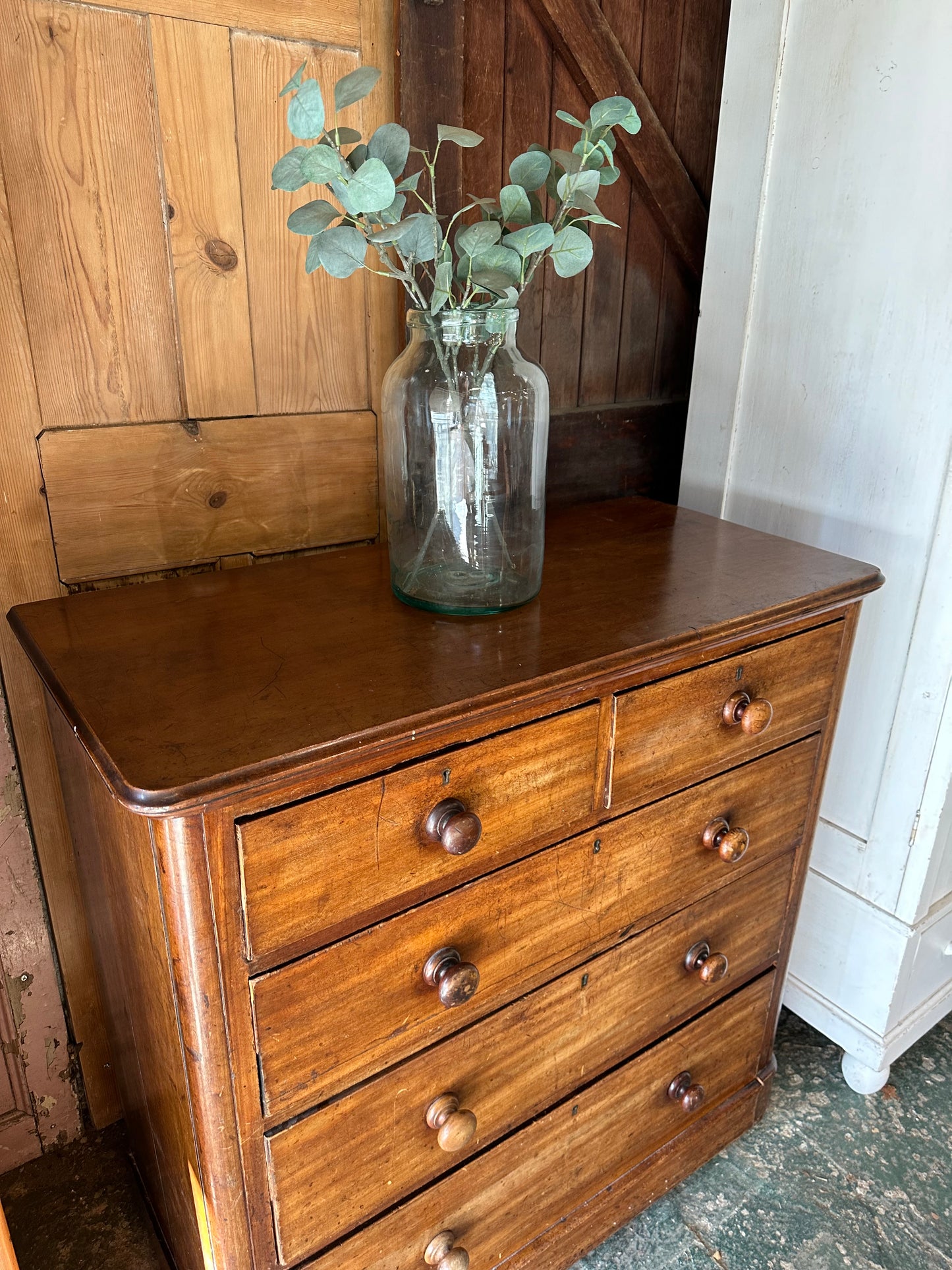 Vintage chest of drawers