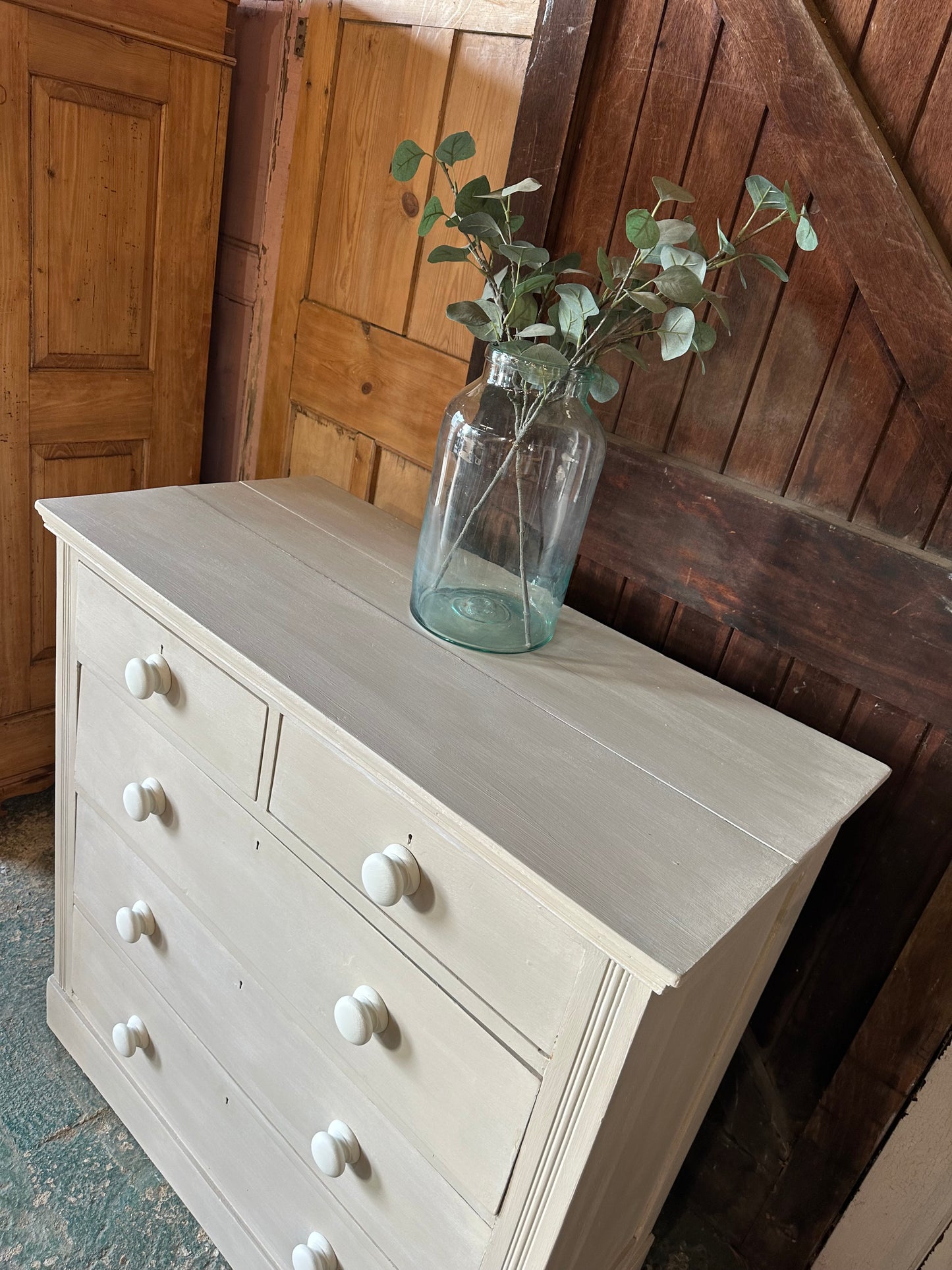 Vintage chest of drawers